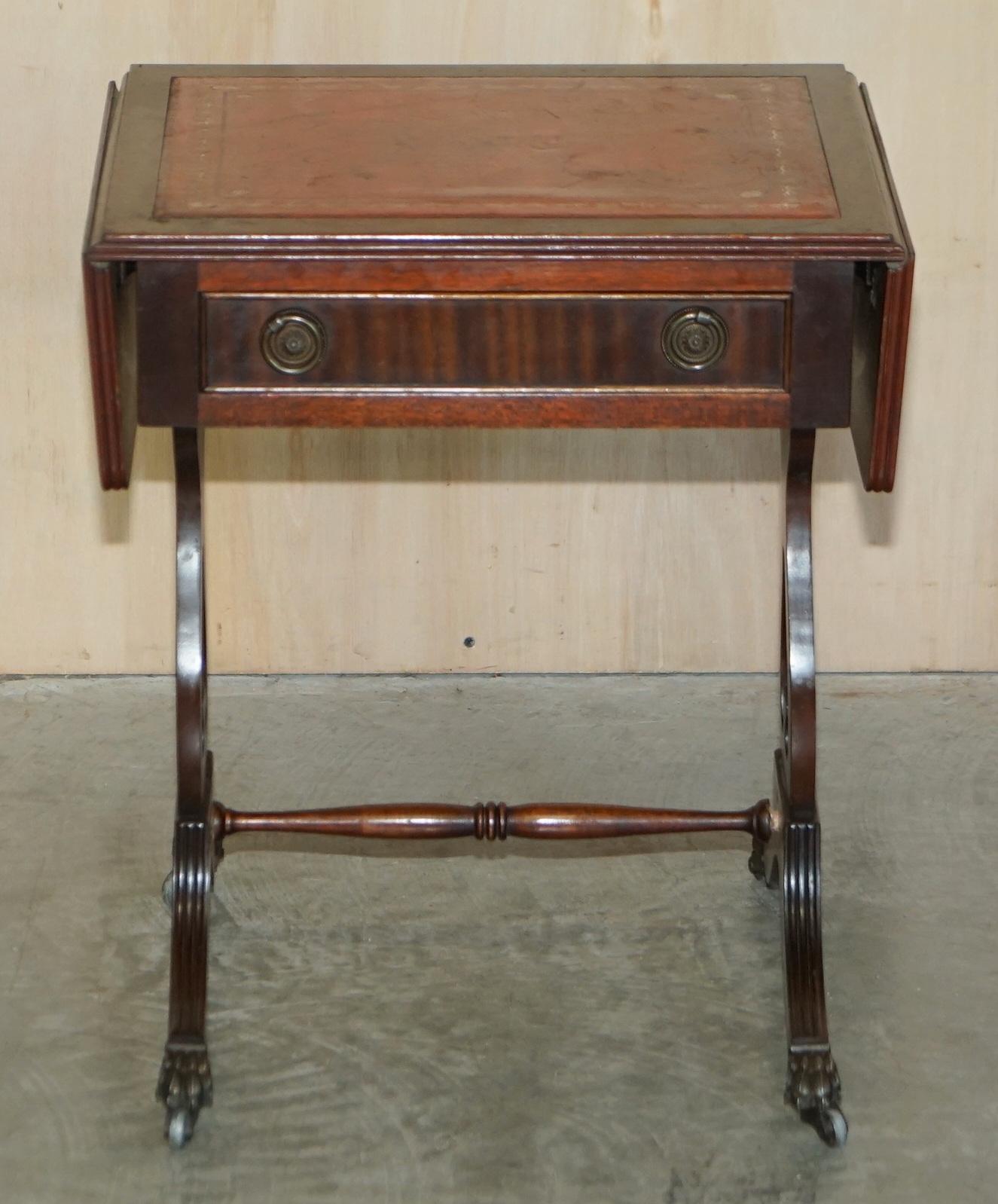 We are delighted to offer for sale this lovely Bevan Funnell vintage Mahogany side table with extending oxblood leather top and single drawer.

A very good looking and versatile piece, the top extends to a healthily 72.5cm wide which is large for