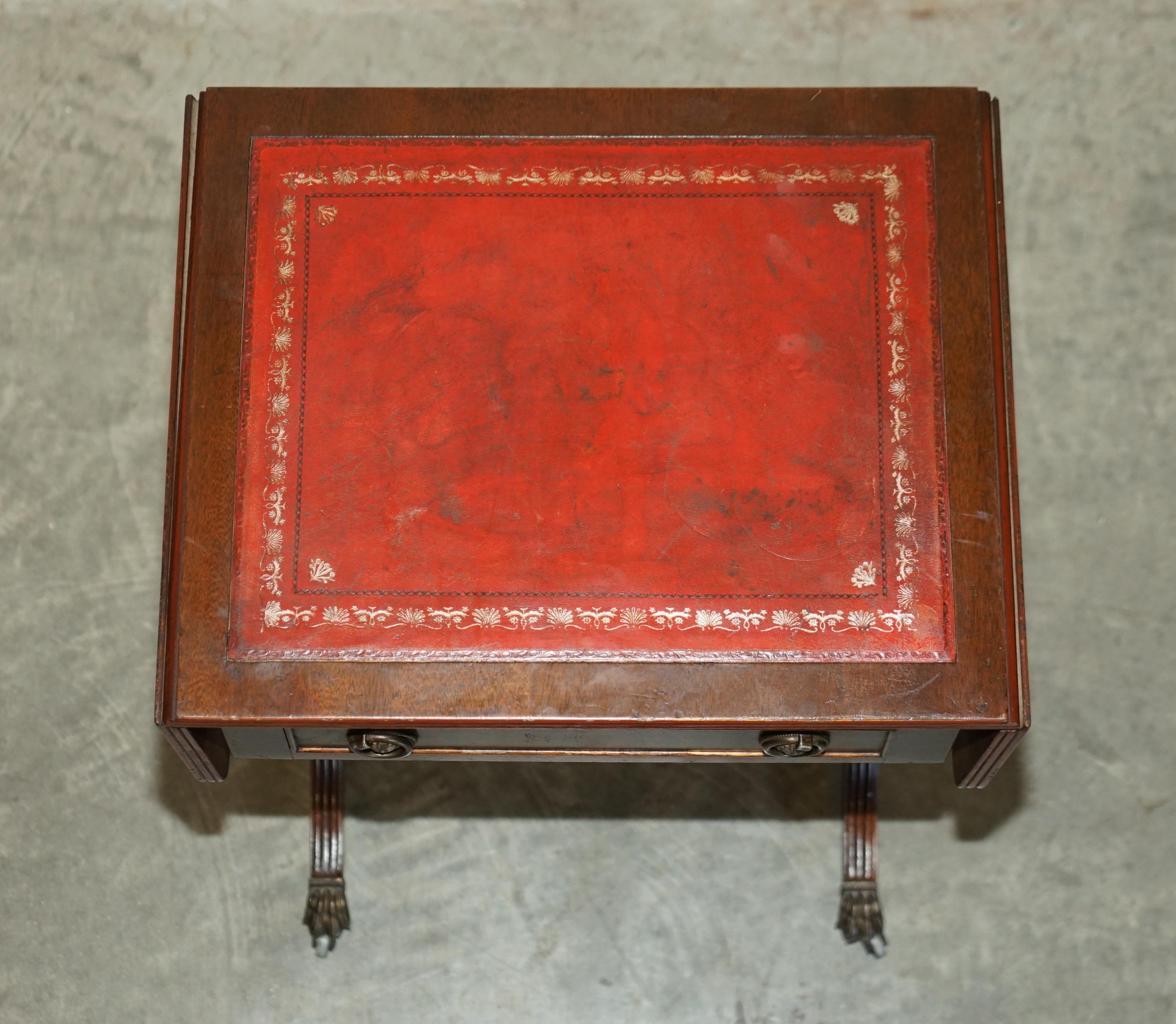 Beistelltisch aus ochsenblutfarbenem Leder mit ausziehbarer Platte, Great Games Table (Regency) im Angebot