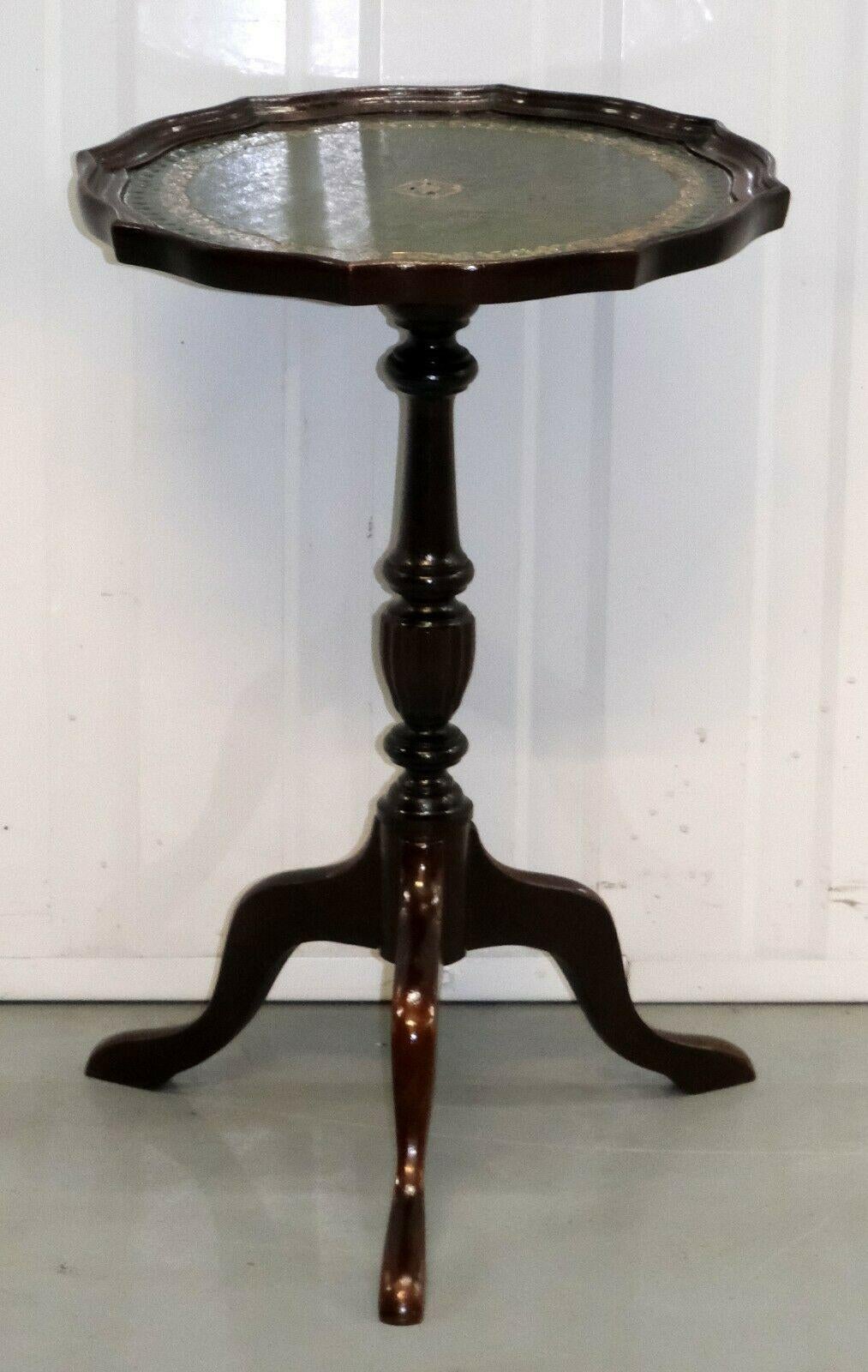 Victorian Bevan Funnell Side/Top Lamp Table Hardwood Finish with Gold Leaf Tooling For Sale