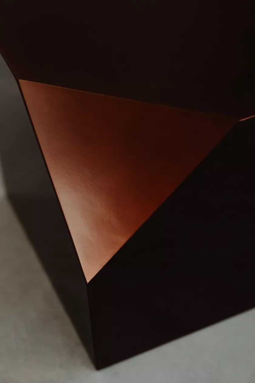 Table d'appoint biseautée par HADGE Neuf - En vente à Geneve, CH