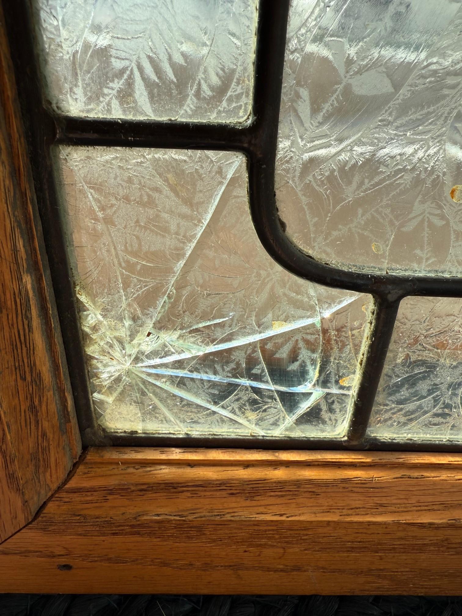 Beveled and Etched Glass Transom, 3 Panels in a Oak Frame For Sale 11