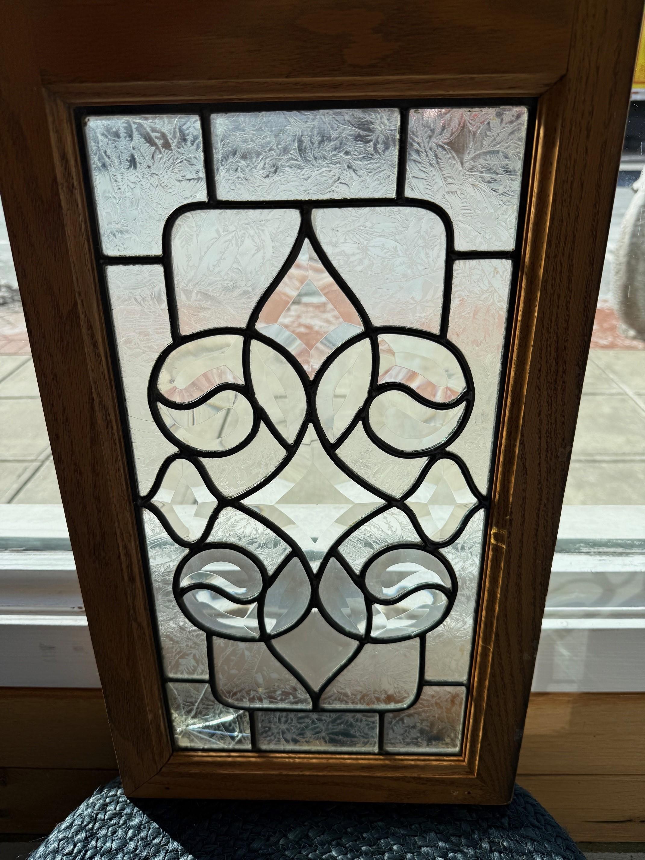 Beveled and Etched Glass Transom, 3 Panels in a Oak Frame For Sale 4