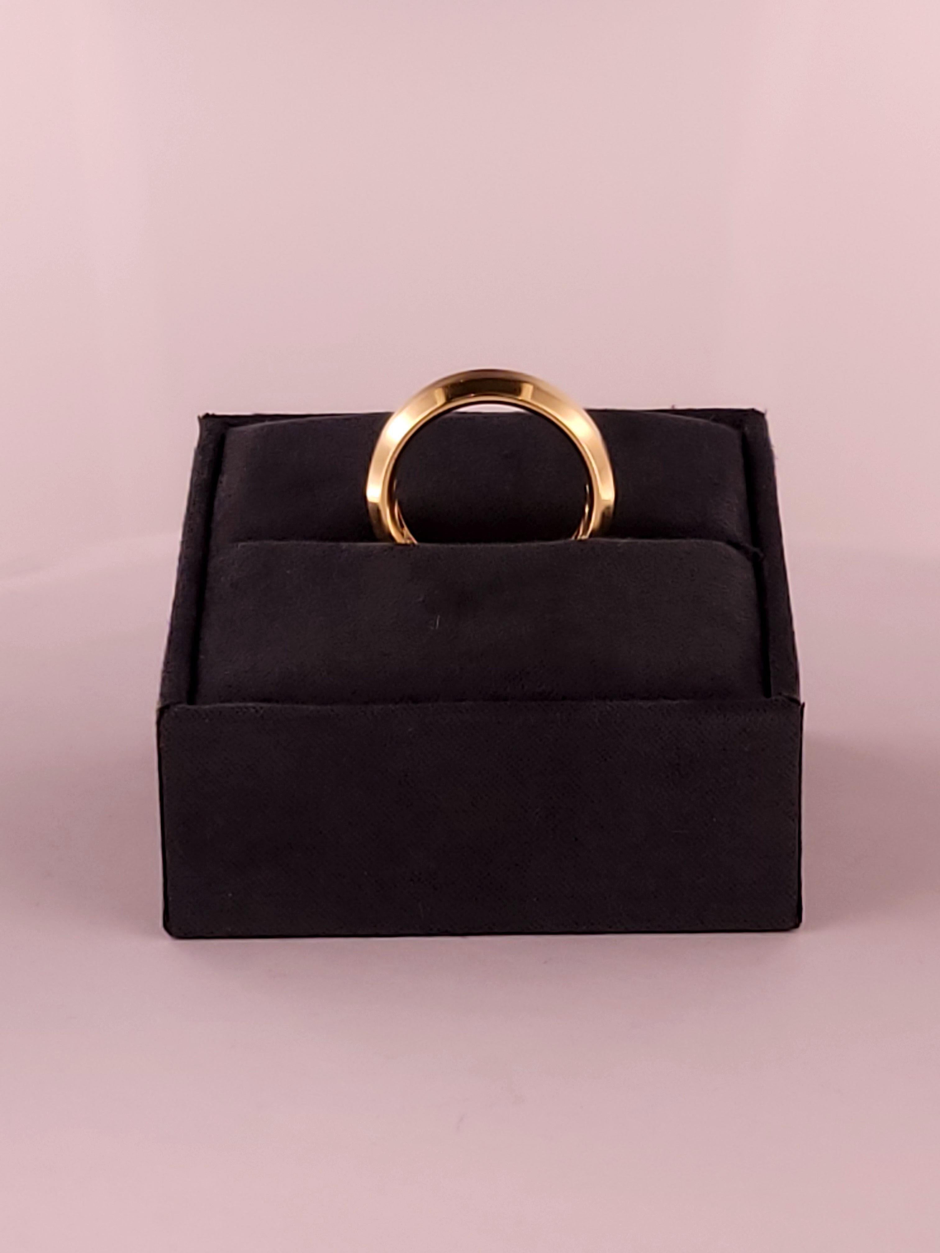 Abgeschrägter Bandring 18K Gelbgold, 6mm im Zustand „Neu“ im Angebot in New York, NY