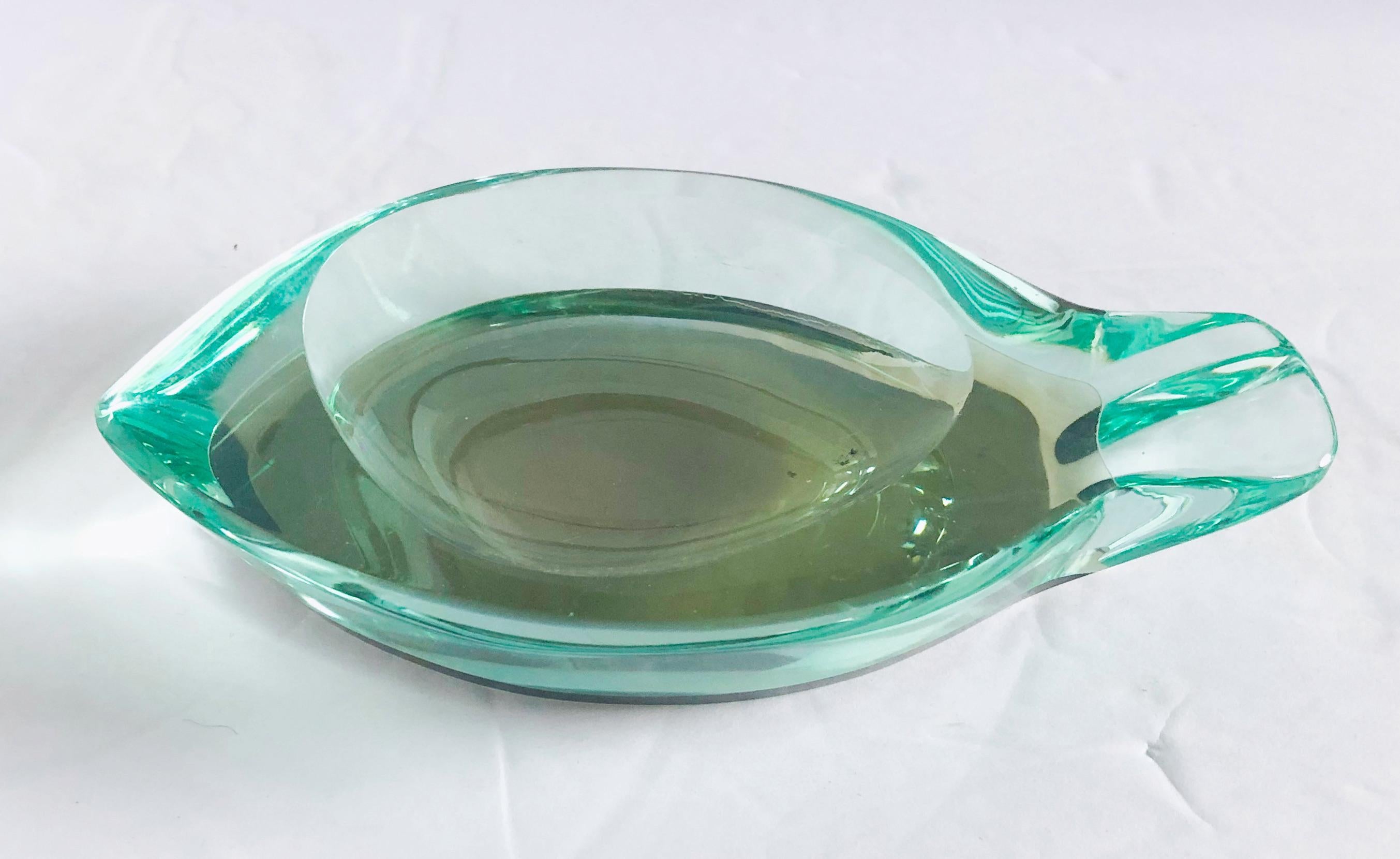 Cendrier en verre biseauté modèle 