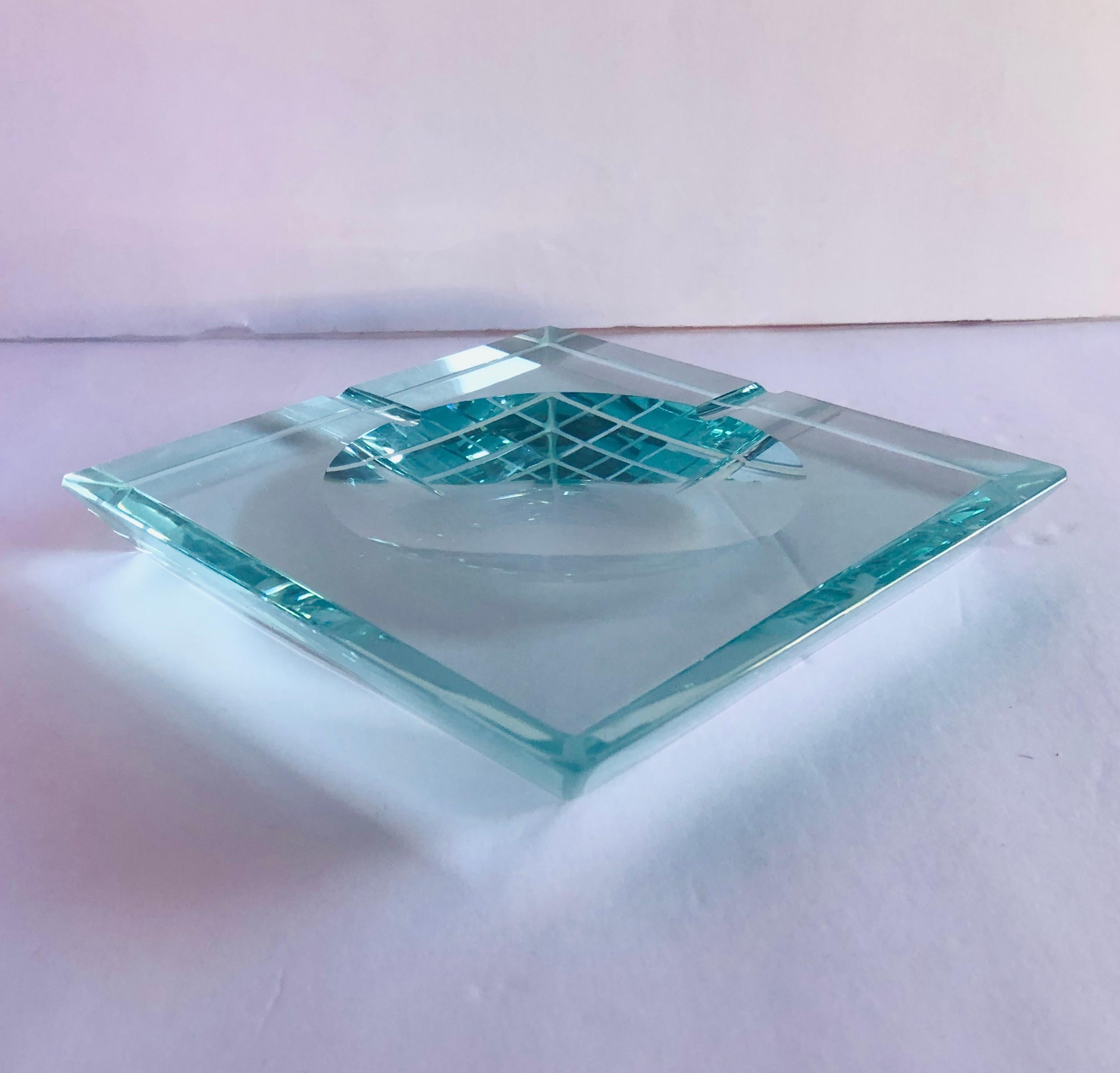 italien Cendrier en verre biseauté par Fontana Arte en vente