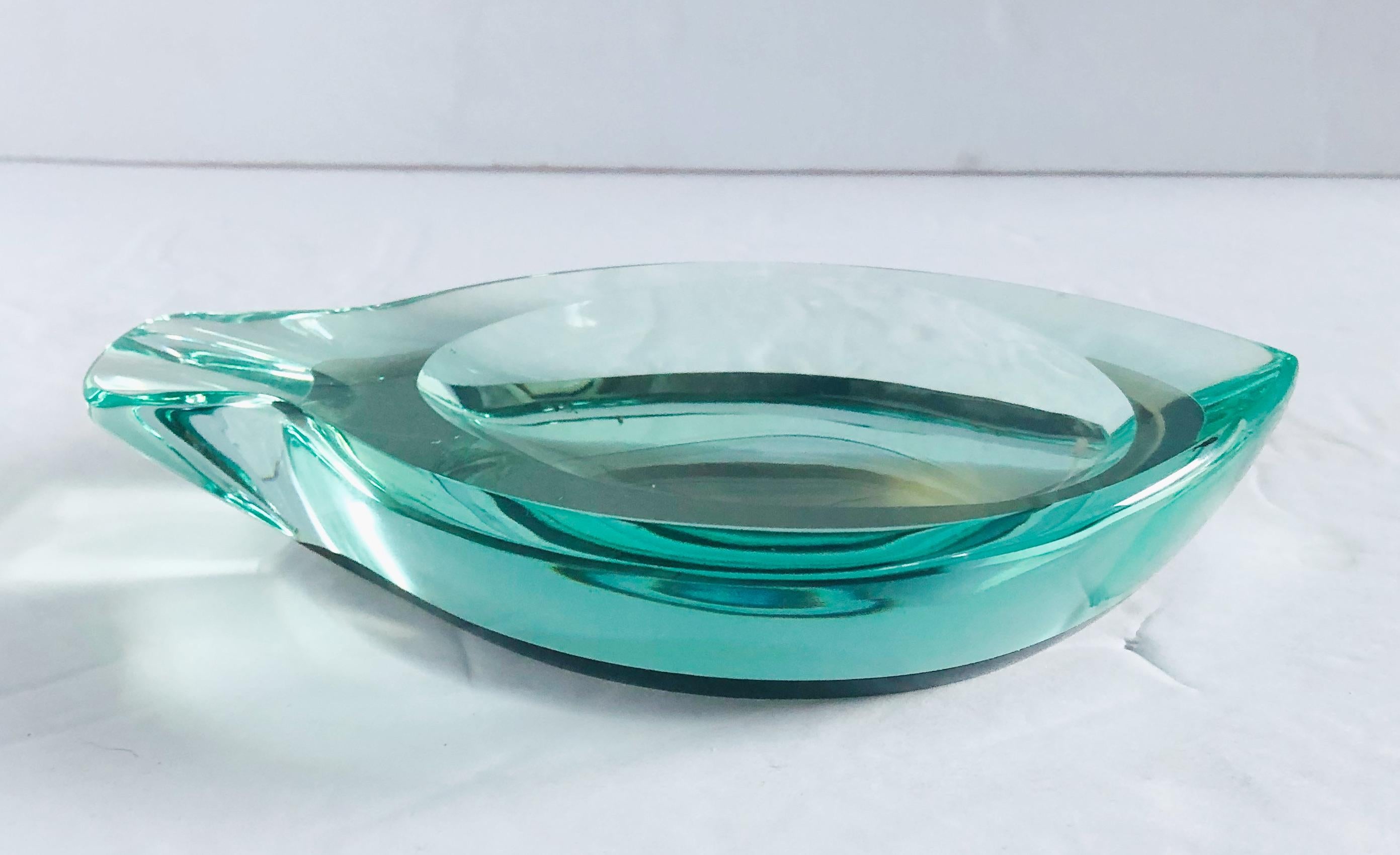 Milieu du XXe siècle Cendrier en verre biseauté de Fontana Arte en vente