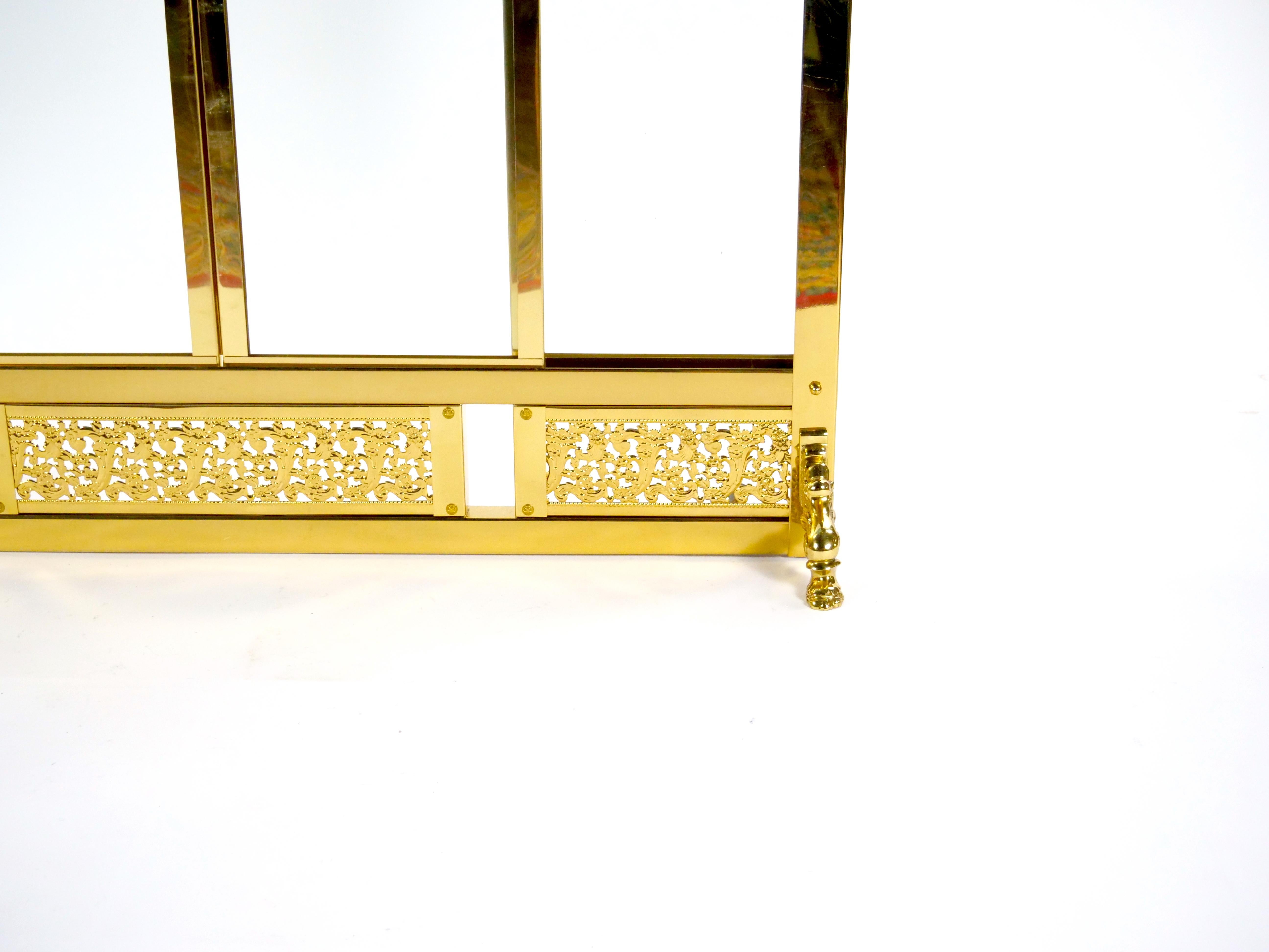 Schermo per caminetto con cornice in ottone e vetro smussato In condizioni buone in vendita a Tarry Town, NY