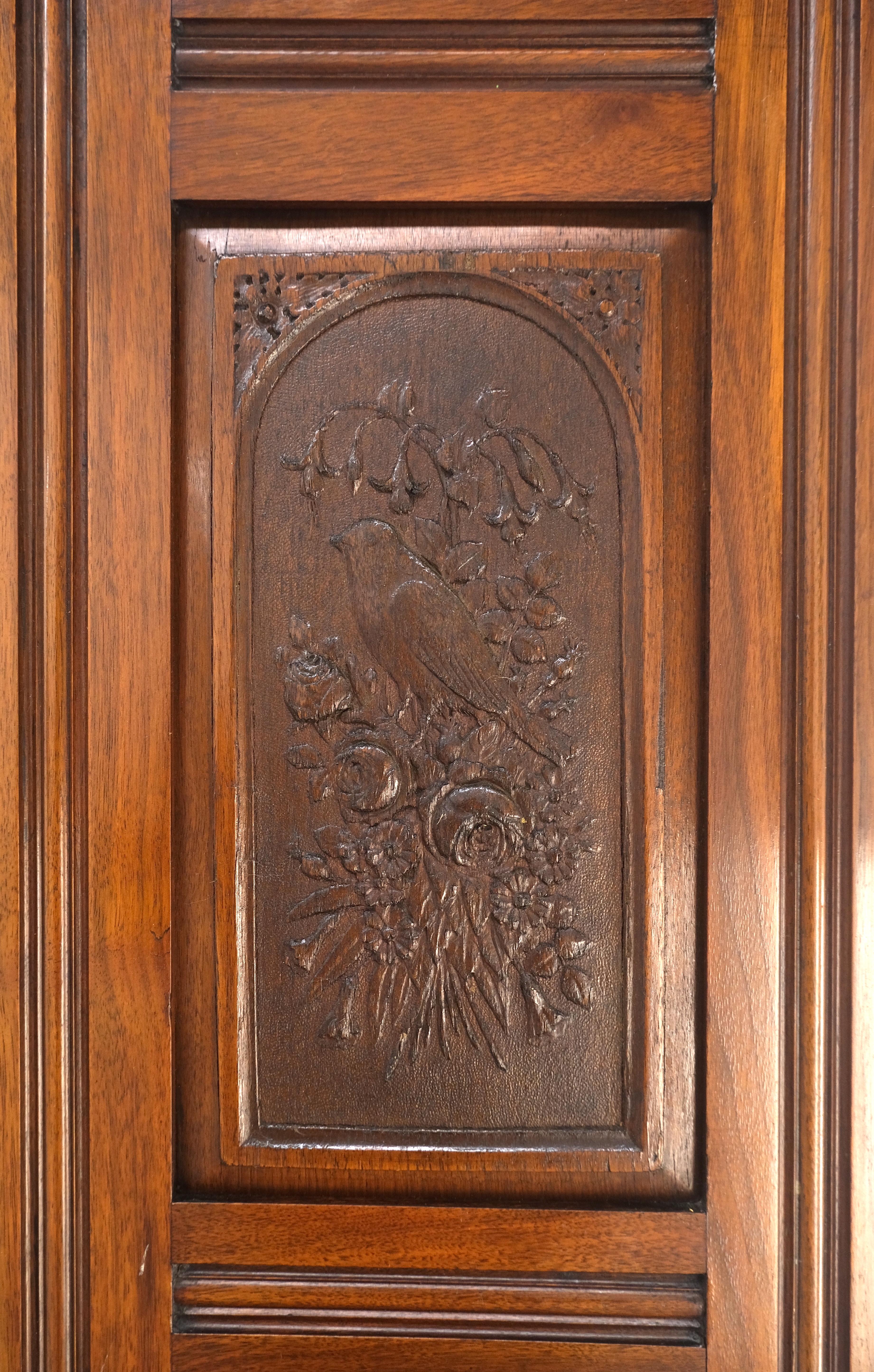 Beveled Mirror Door Fine Carved Plaques Bottom Drawer Victorian Walnut Wardrobe CLEAN!