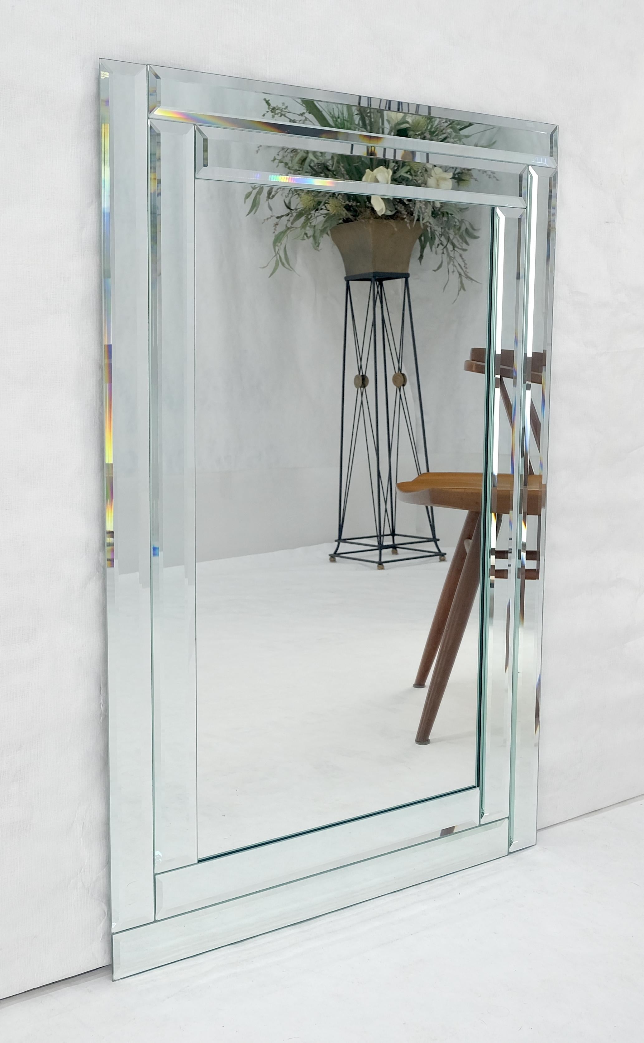 Mid-Century Modern Miroir biseauté 24x36 Cadre Miroir mural Studio A c1970s MINT en vente