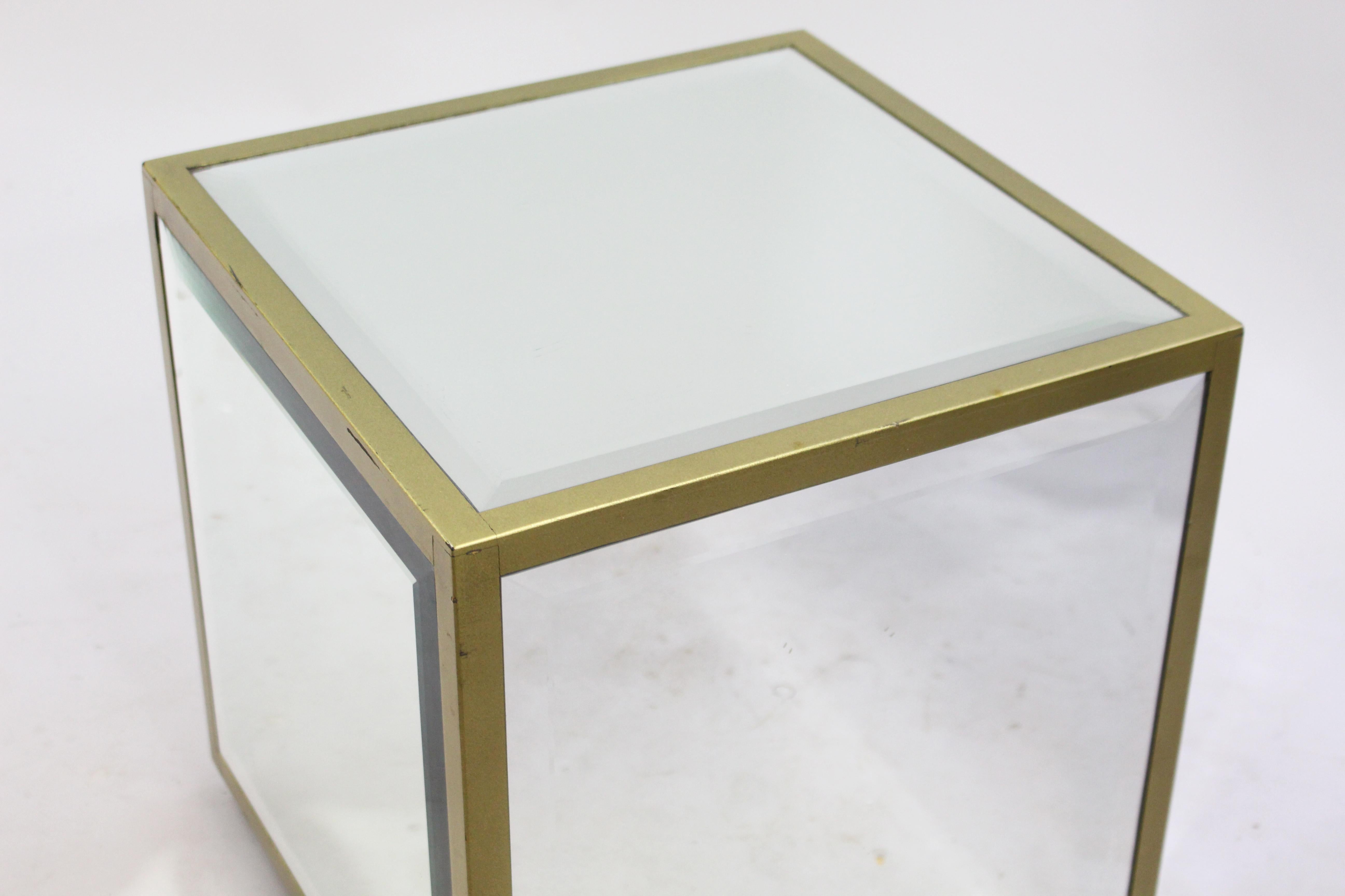 20ième siècle Cube d'affichage à miroir biseauté