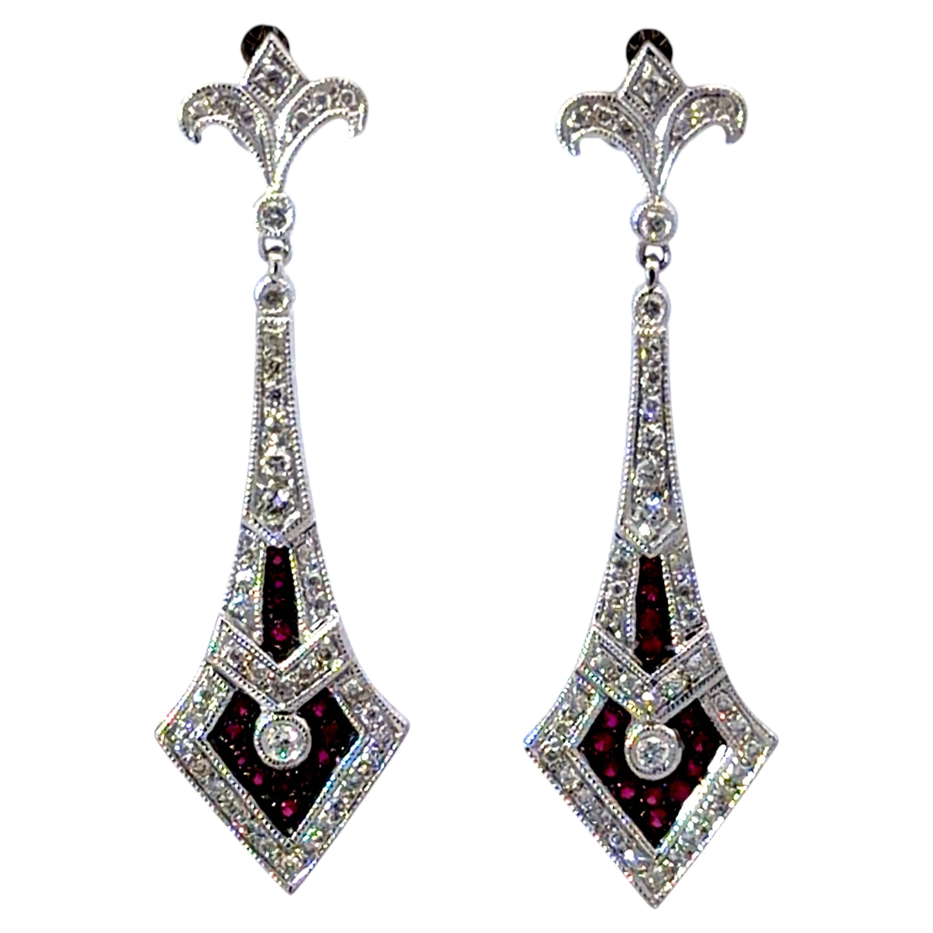 Pendientes colgantes Art Déco con diamantes y rubíes de Beverley Kay, en oro blanco de 14K en venta