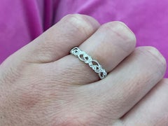 Beverley Kay, bague d'éternité à fleurs en or blanc 18 carats