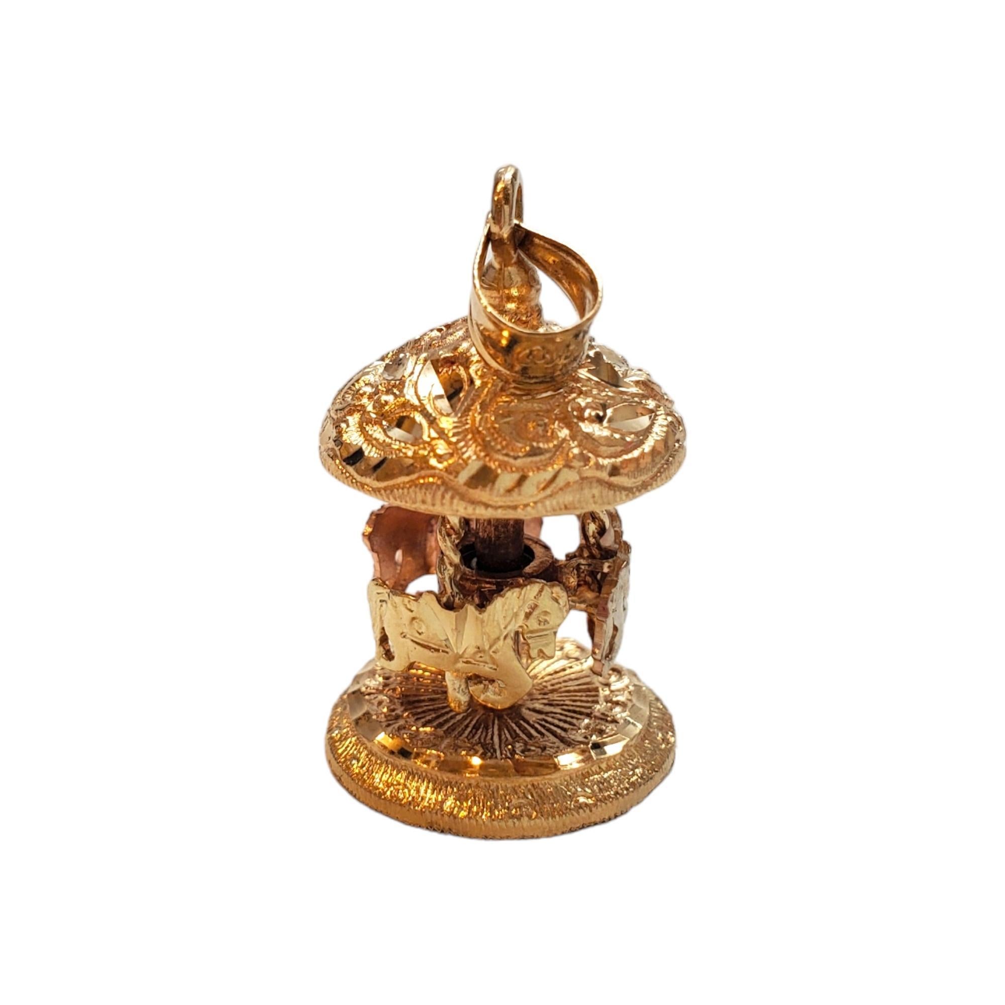 Beverly Hills Gold 14K Tri-Tone Gold Carousel Charm #18068 In Good Condition In Washington Depot, CT