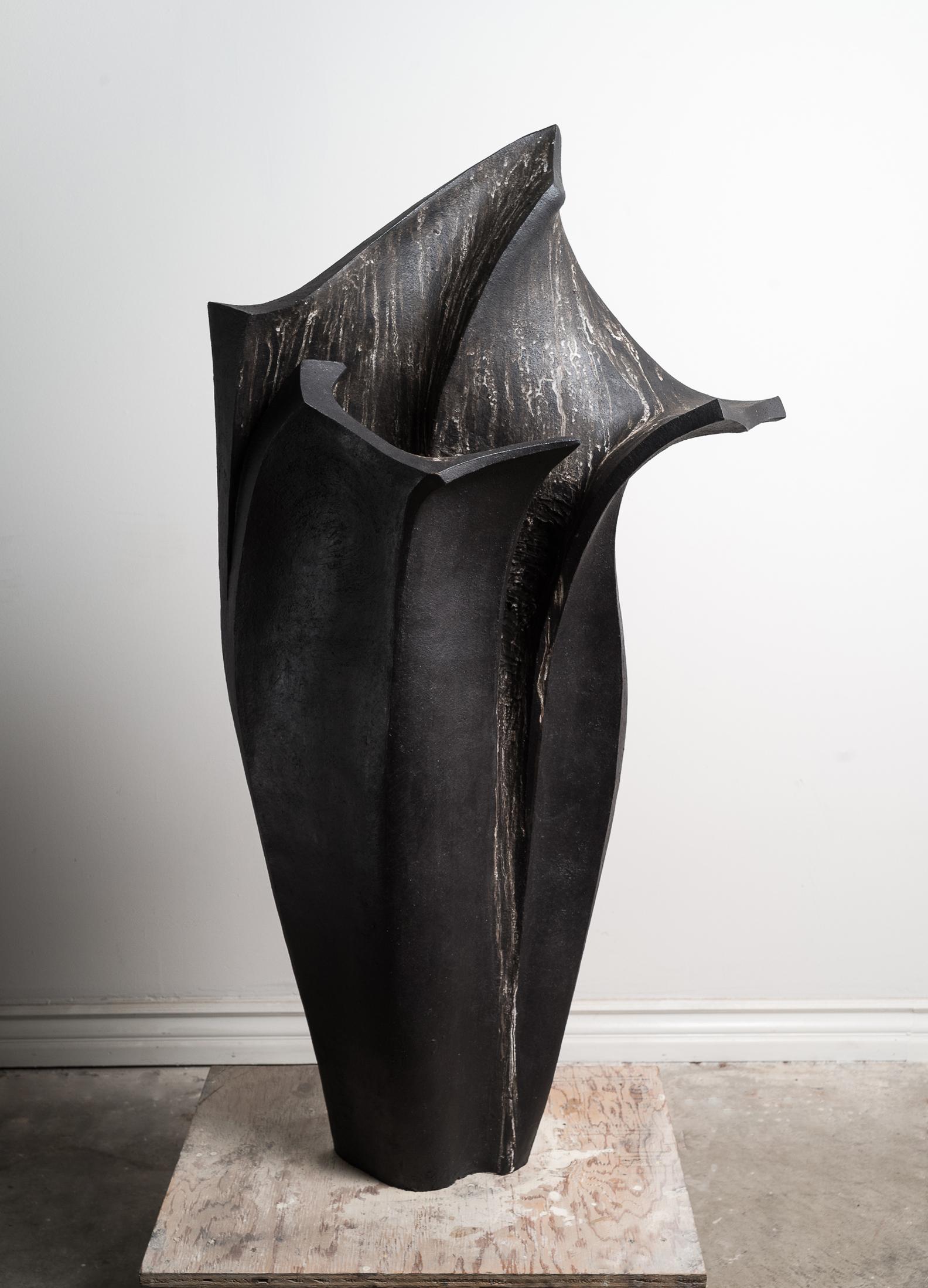 Abstract Sculpture Beverly Morrison - Sculpture abstraite en argile de Sora, 2019