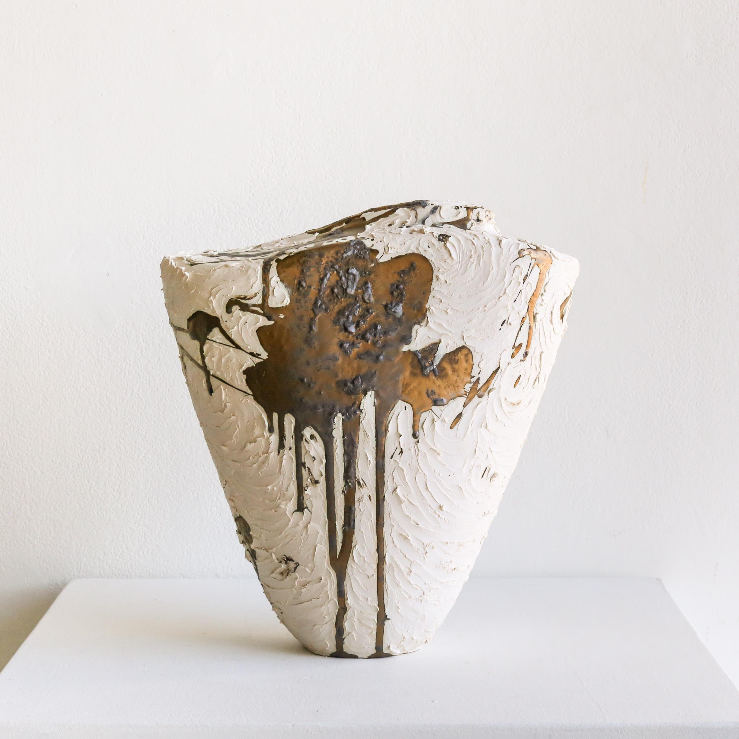 White And Gold Vessel No 123 - Sculpture by Beverly Morrison