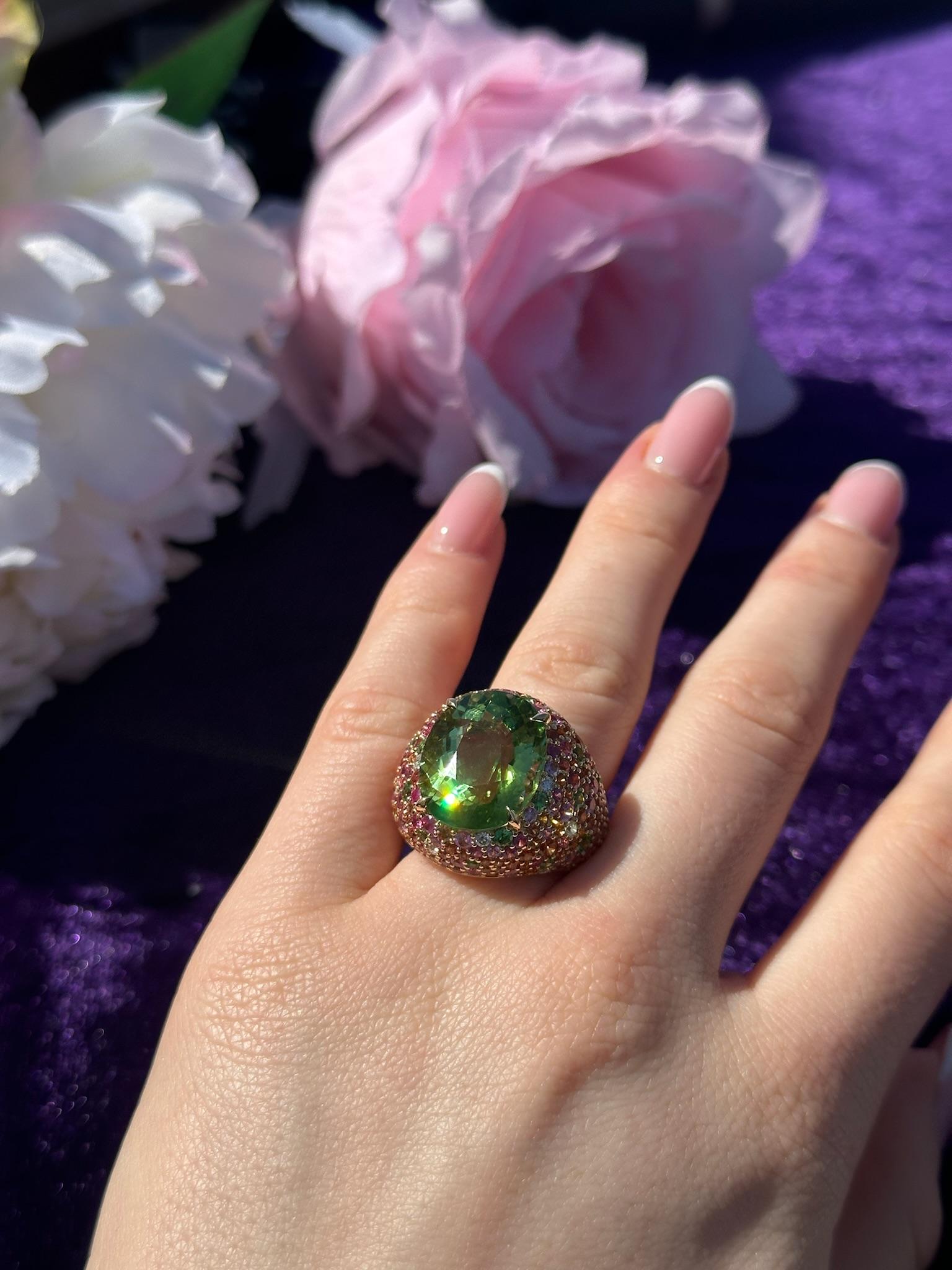 Bewildering Sapphire Tourmaline Tsavorite Yellow 18K Gold Ring For Her In New Condition For Sale In Montreux, CH