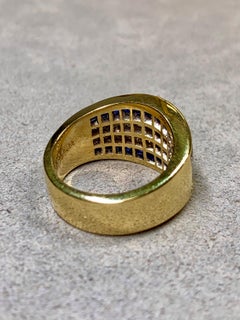 Anillo de cóctel «Bez Ambar» de 18 quilates con un cuatrillón de diamantes y zafiros azules intensos en estilo «Illusion»