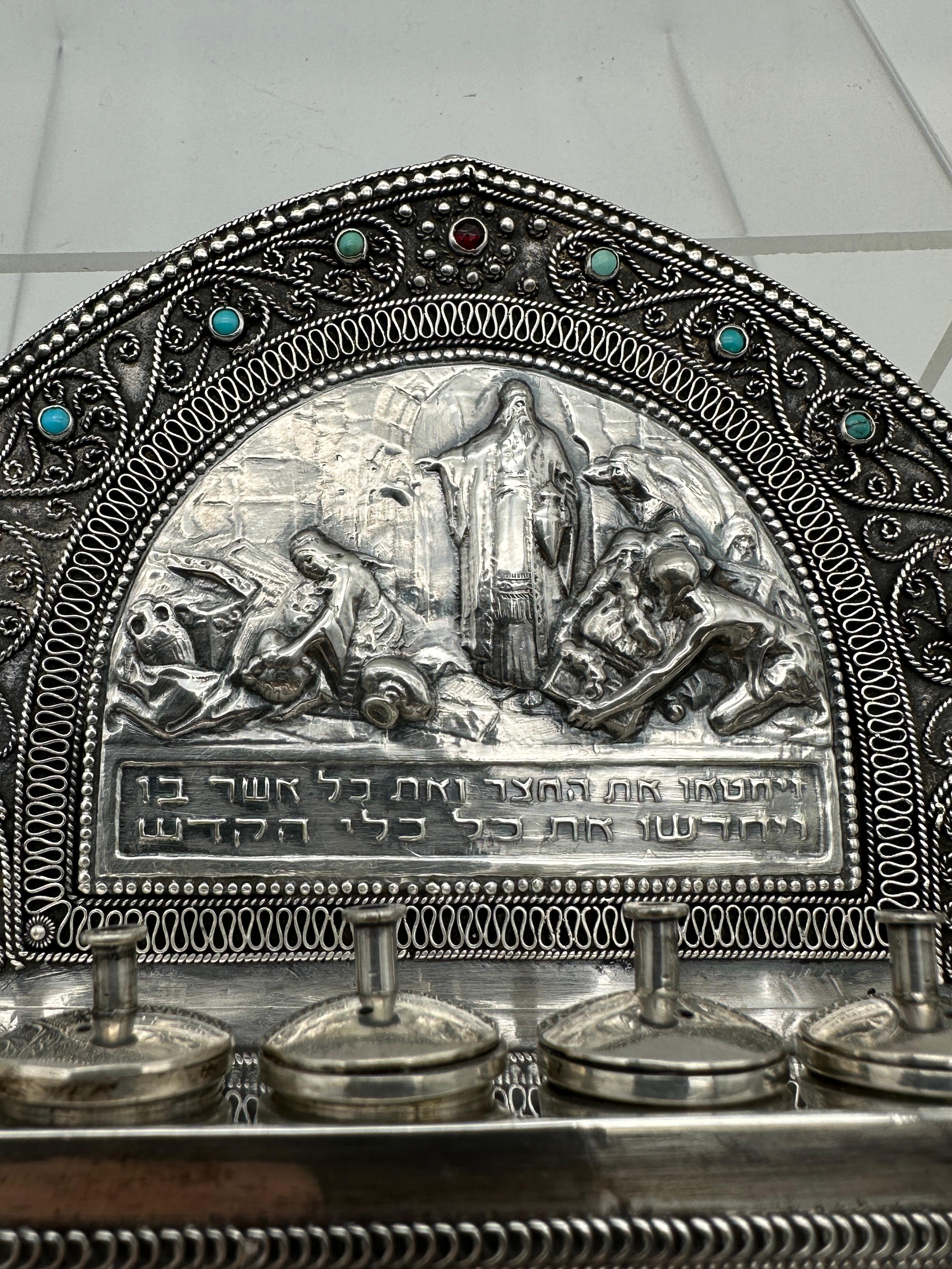 Lampada di Hanukah in argento Bezalel Jerusalem con pietre incastonate, Yehia Yemini circa 1920 in vendita 4