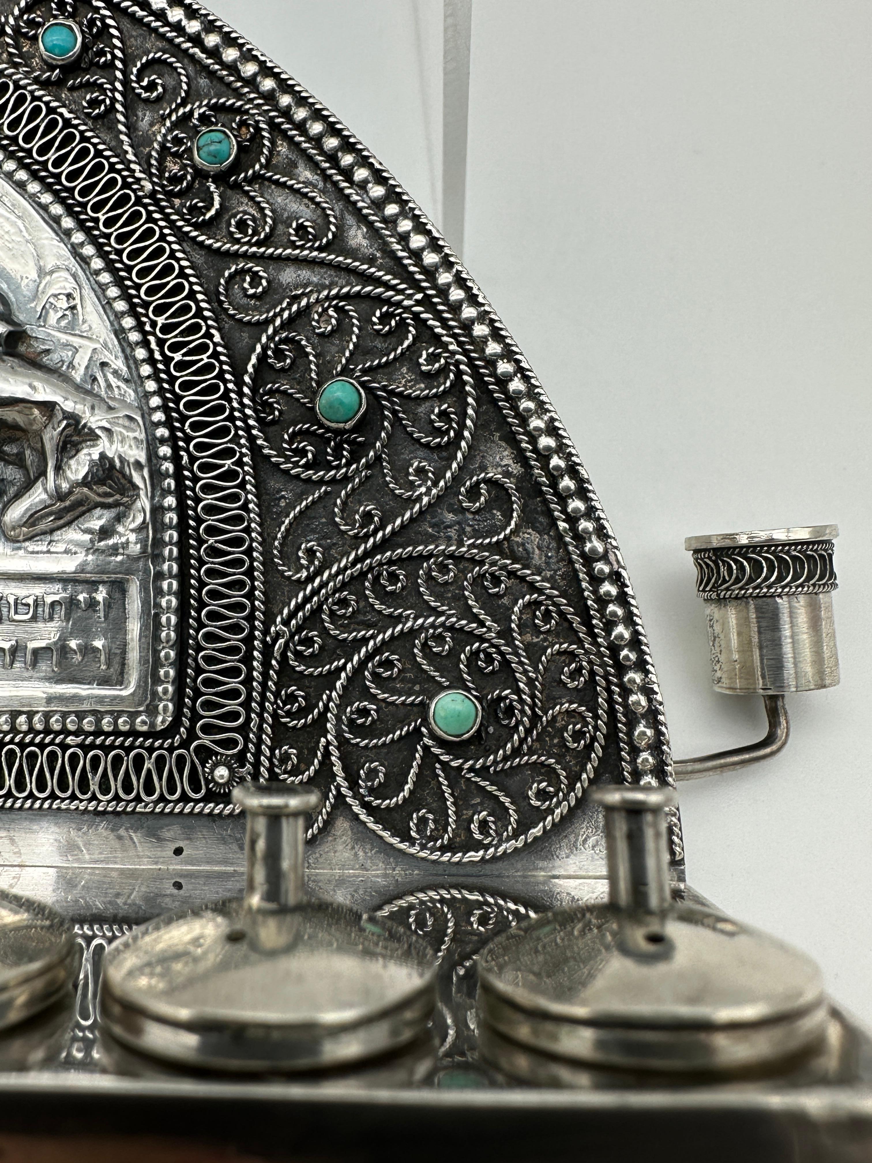 Lampada di Hanukah in argento Bezalel Jerusalem con pietre incastonate, Yehia Yemini circa 1920 in vendita 5