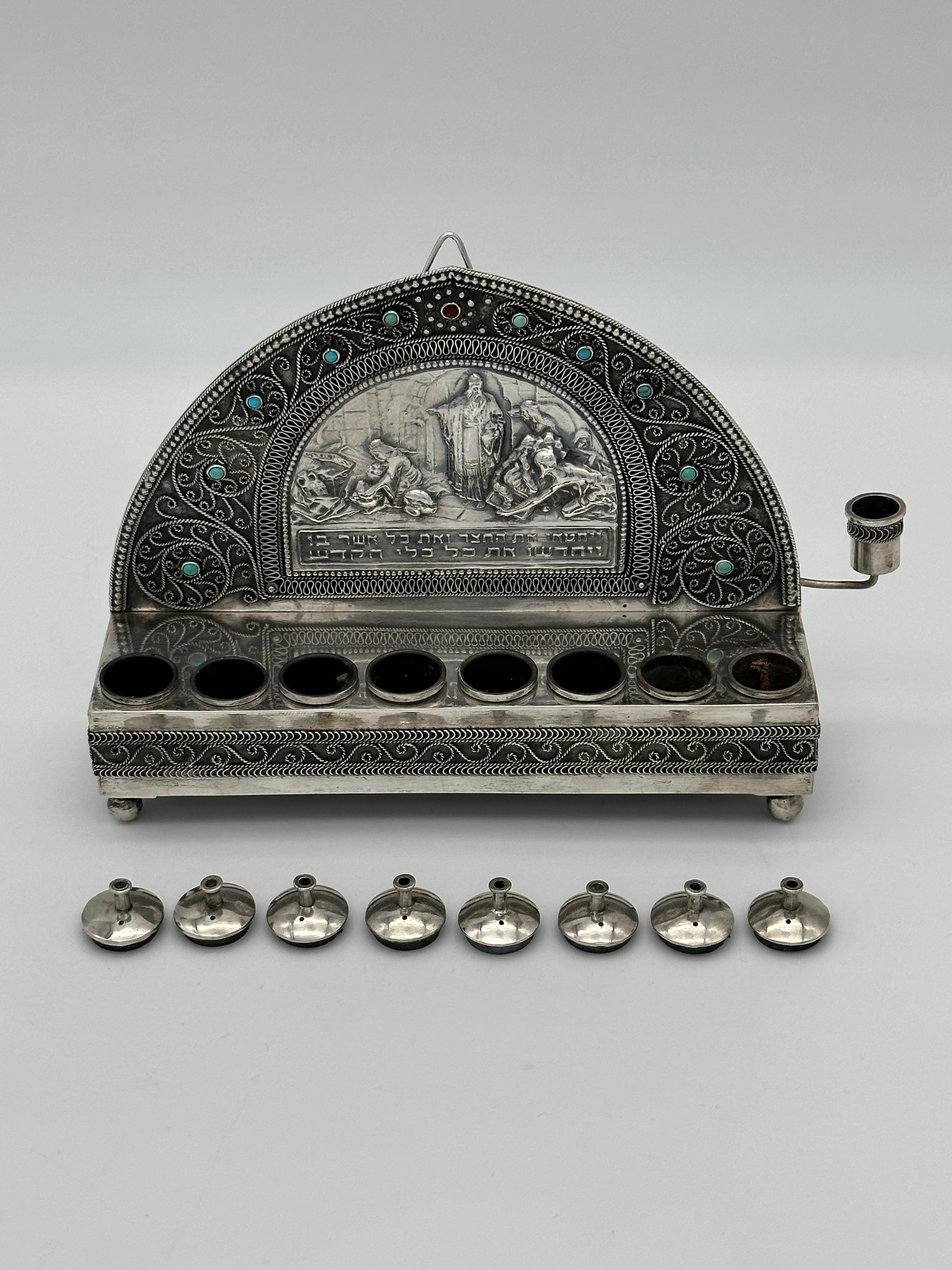 Lampada di Hanukah in argento Bezalel Jerusalem con pietre incastonate, Yehia Yemini circa 1920 in vendita 2