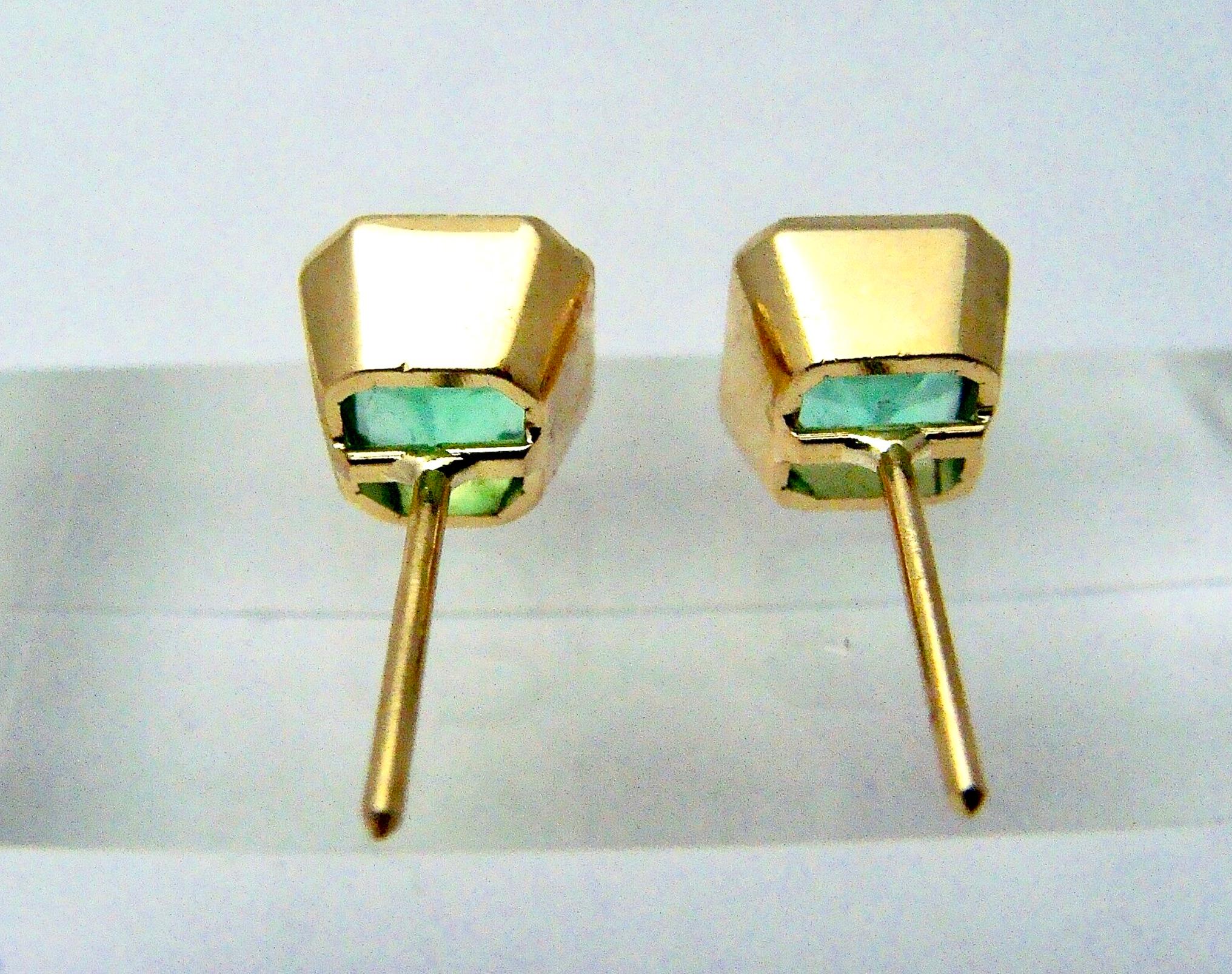 Emeralds Maravellous Bezel Colombian Emerald Stud Earrings 18 Karat 3