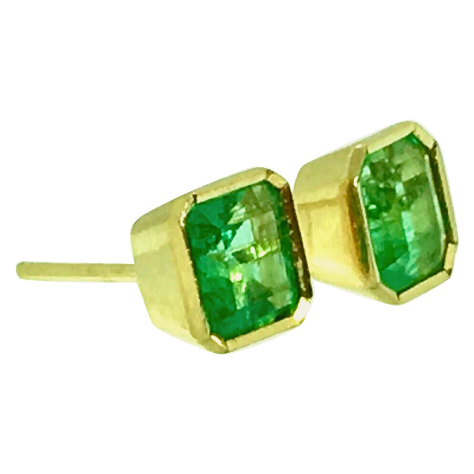 Emeralds Maravellous Bezel Colombian Emerald Stud Earrings 18 Karat