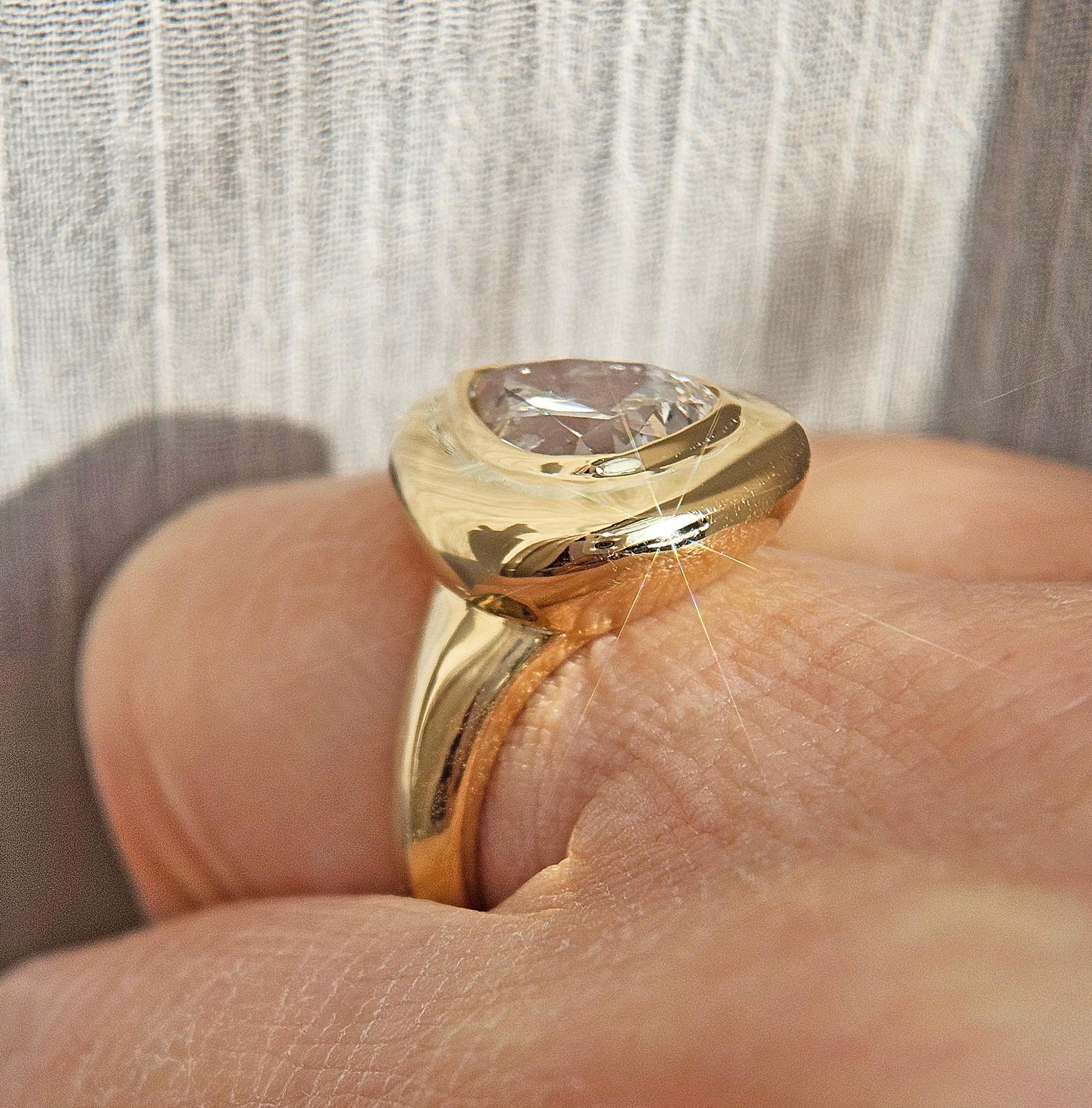 Women's or Men's Bezel GIA 3.01ctw Antique PEAR Diamond Engagement 18K Gold Signet Solitaire Ring For Sale