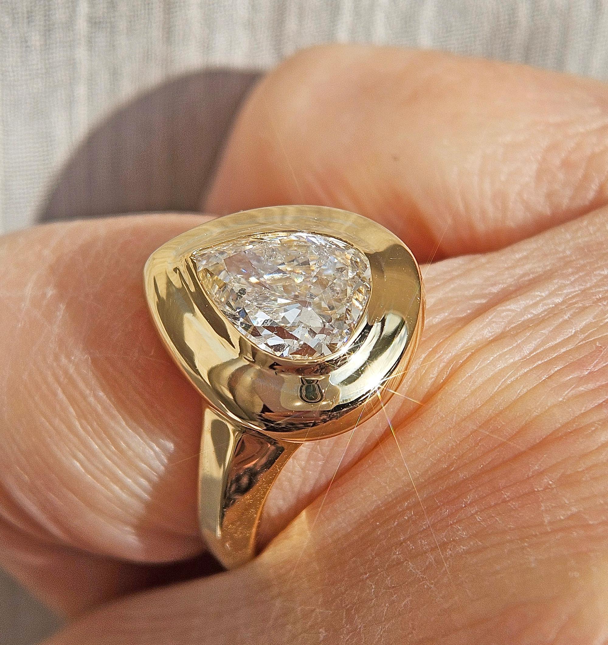 Bezel GIA 3.01ctw Antique PEAR Diamond Engagement 18K Gold Signet Solitaire Ring For Sale 1