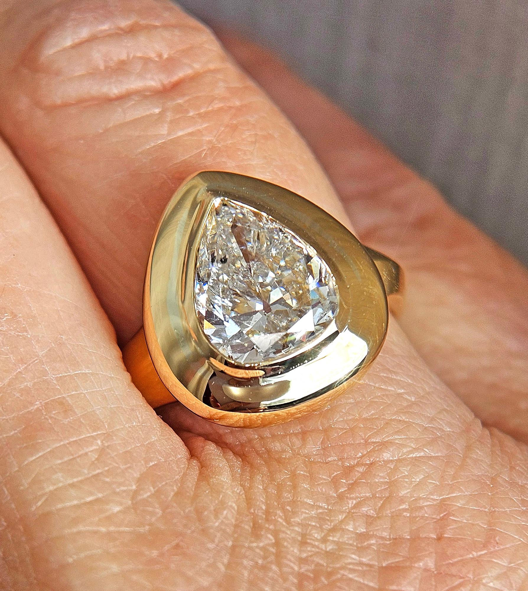 Bezel GIA 3.01ctw Antique PEAR Diamond Engagement 18K Gold Signet Solitaire Ring For Sale 3