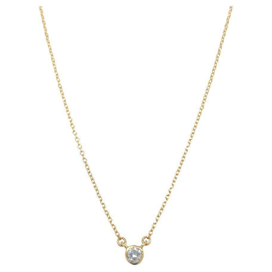 Collier pendentif en diamants 0,12 carat serti sur le chaton en vente 1