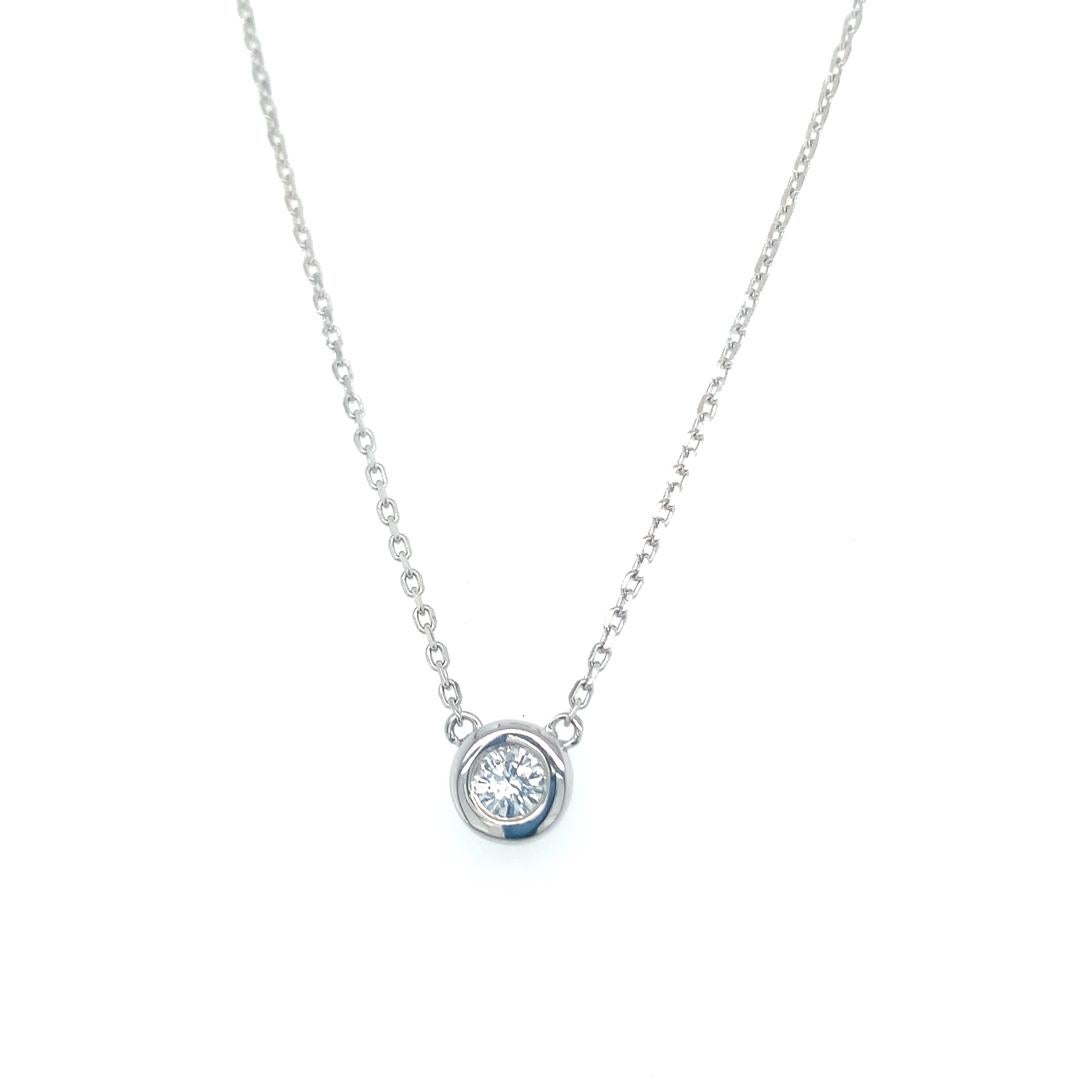 Round Cut Bezel set 0.25 Carat Diamond Pendant Necklace For Sale