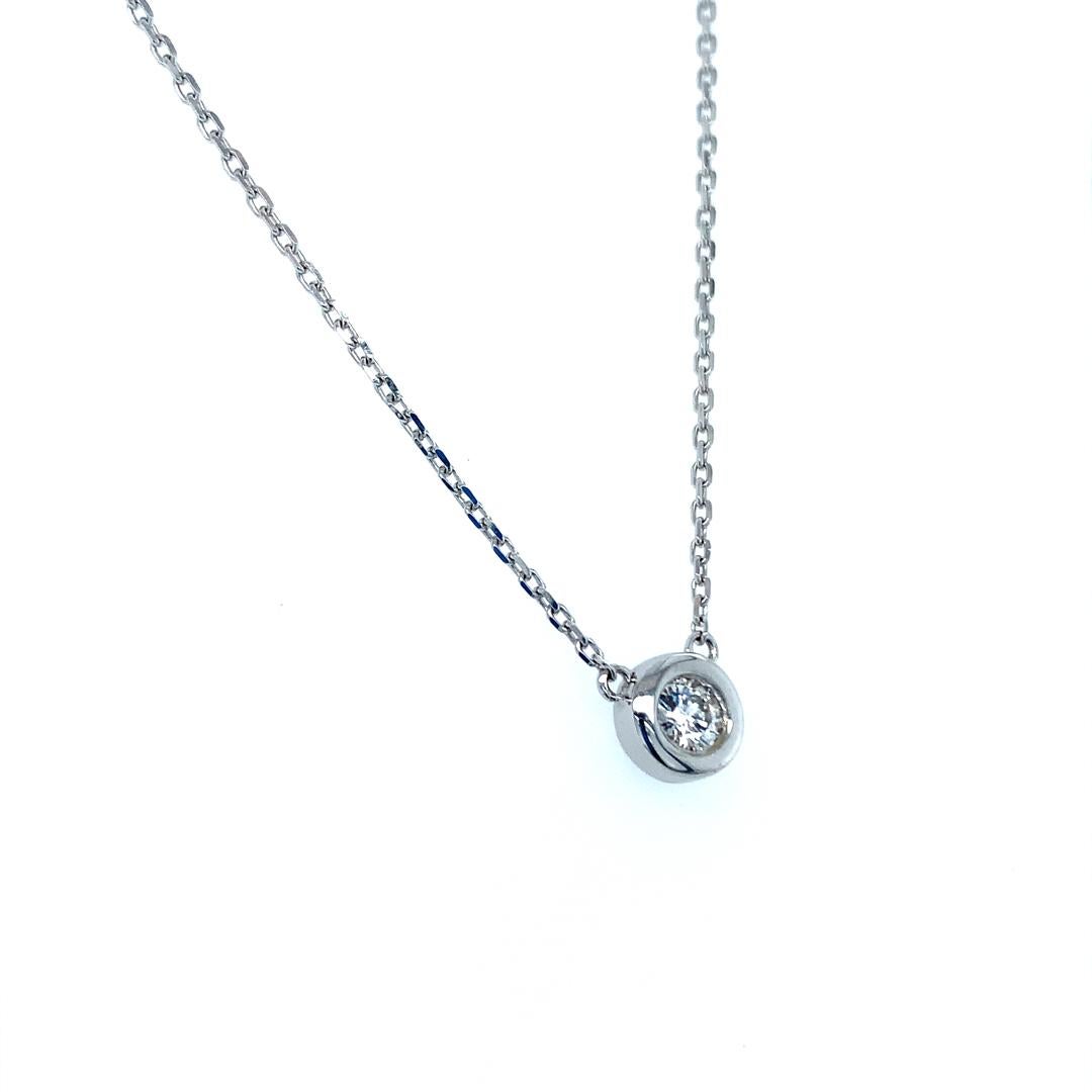 Bezel set 0.25 Carat Diamond Pendant Necklace In New Condition For Sale In New York, NY