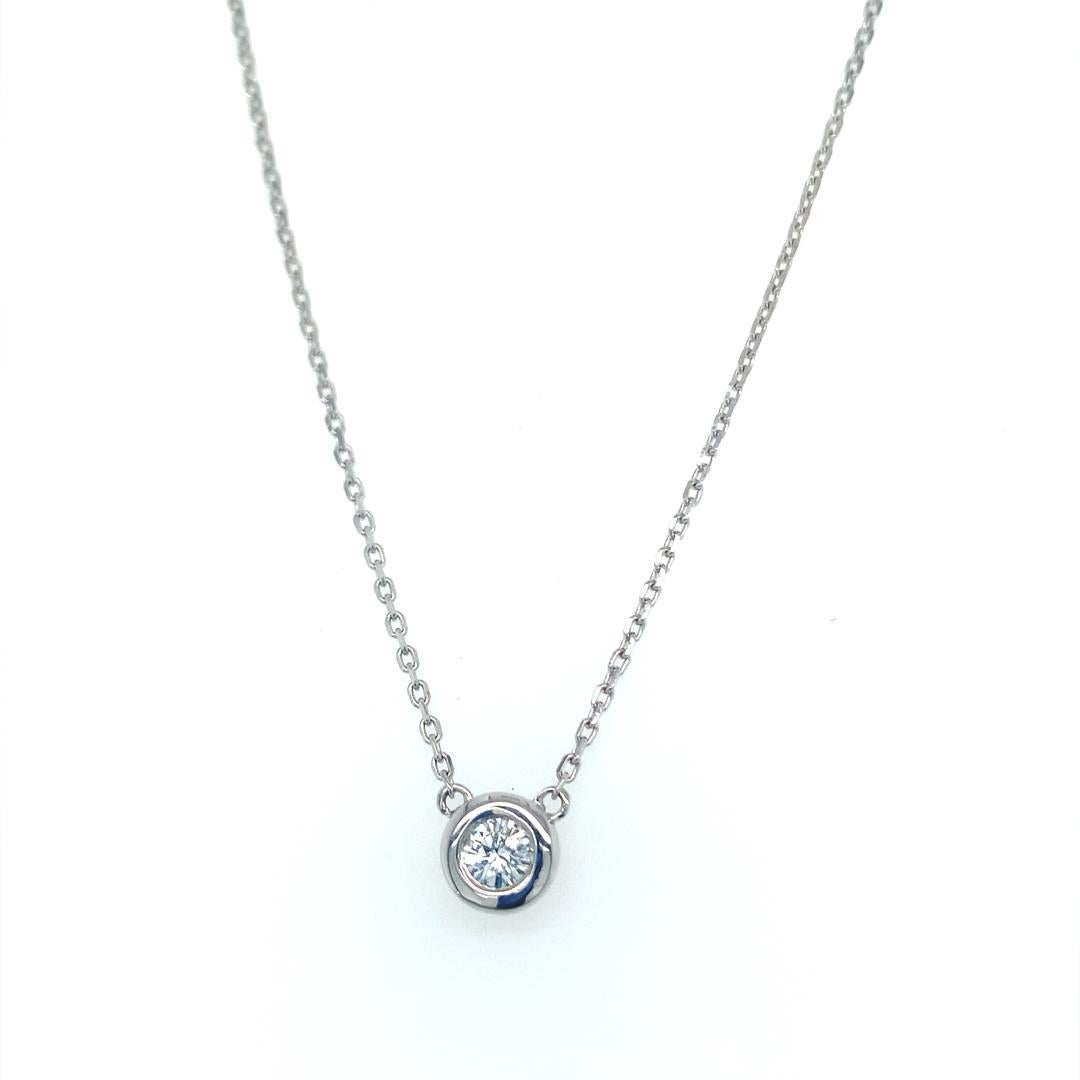 Bezel set 0.25 Carat Diamond Pendant Necklace For Sale 2