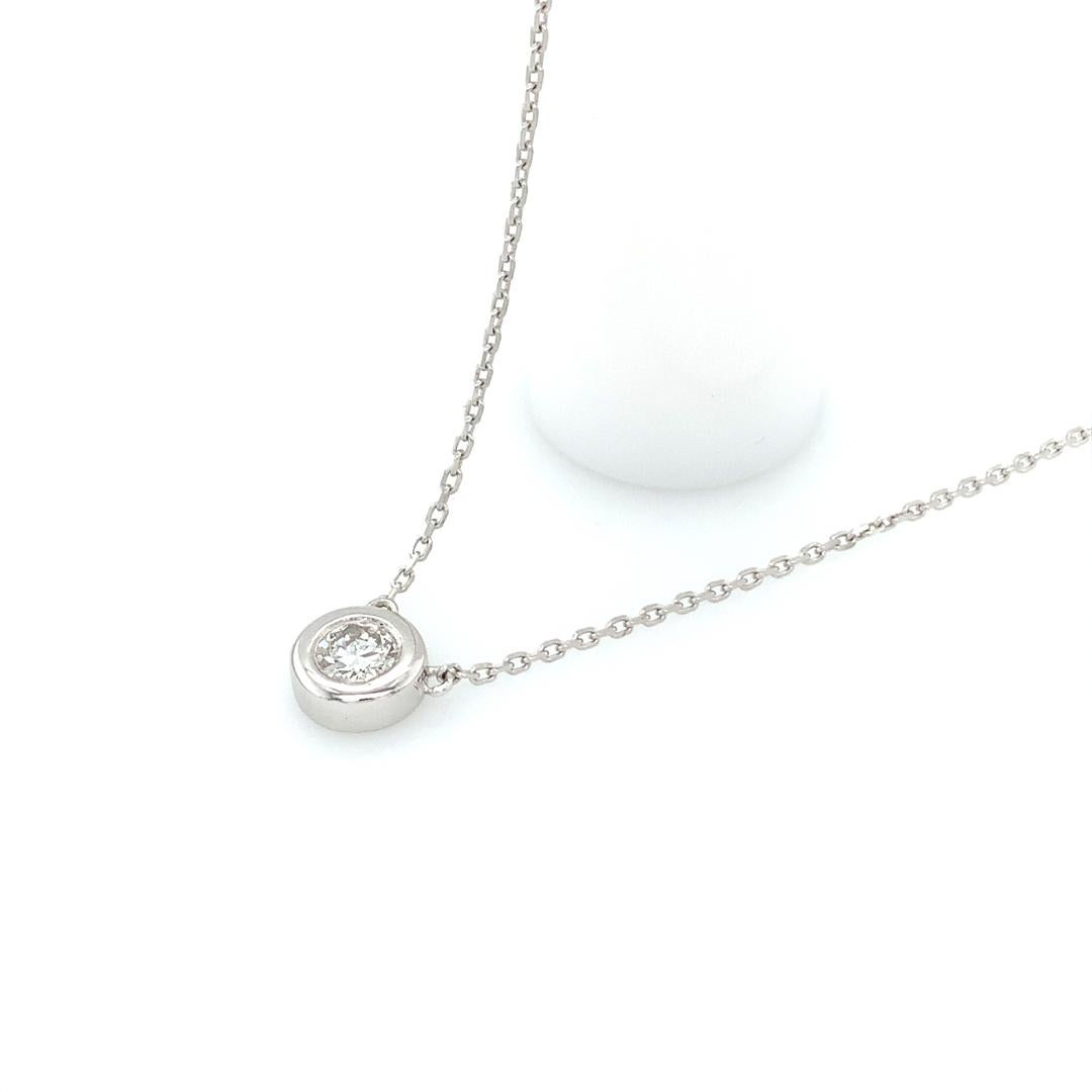 Bezel set 0.50 Carat Diamond Pendant Necklace In New Condition For Sale In New York, NY