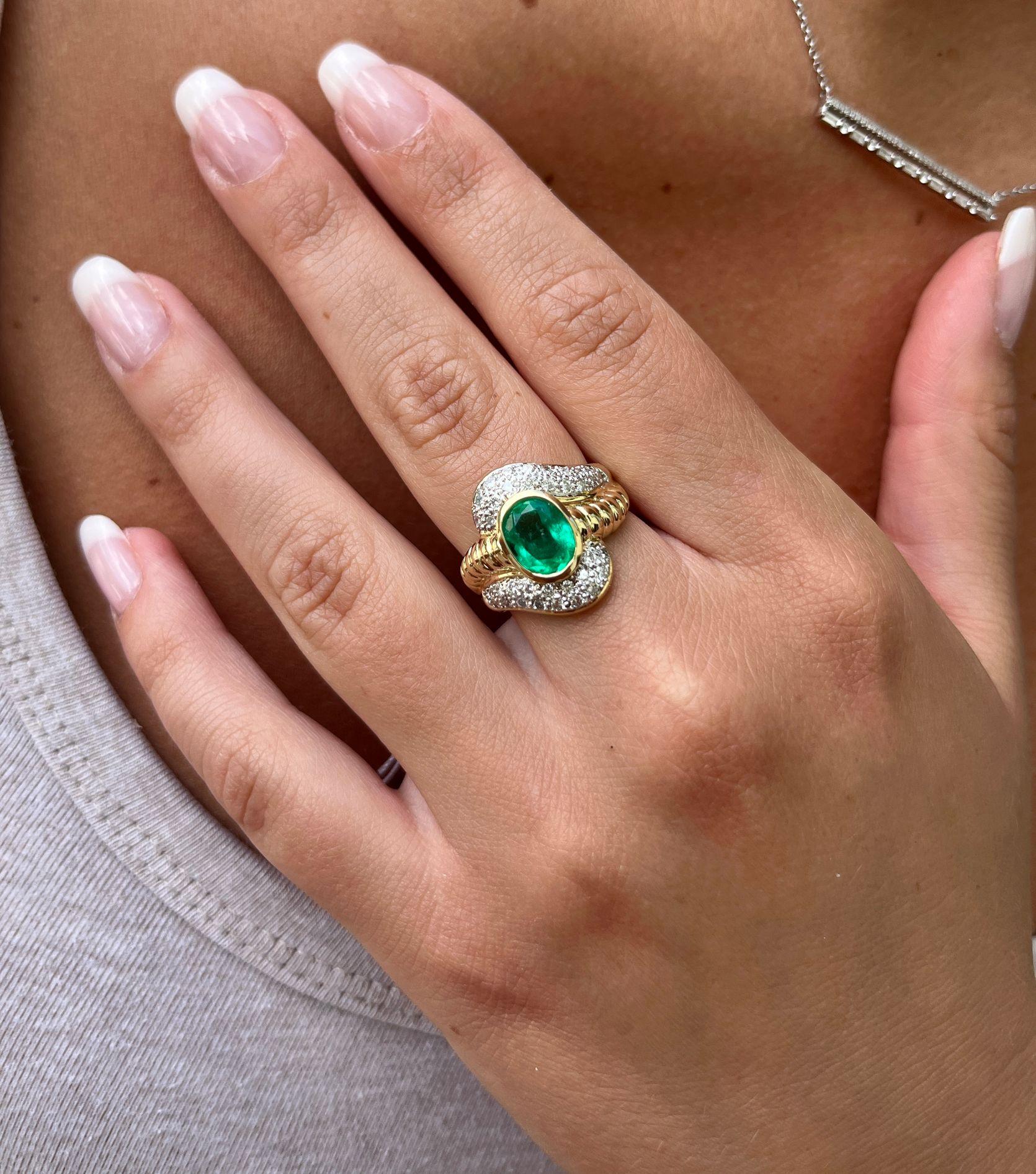 Bezel Set 2.80 Carat Oval Cut Emerald & Diamond Ribbed Textured 18K Gold Ring For Sale 1