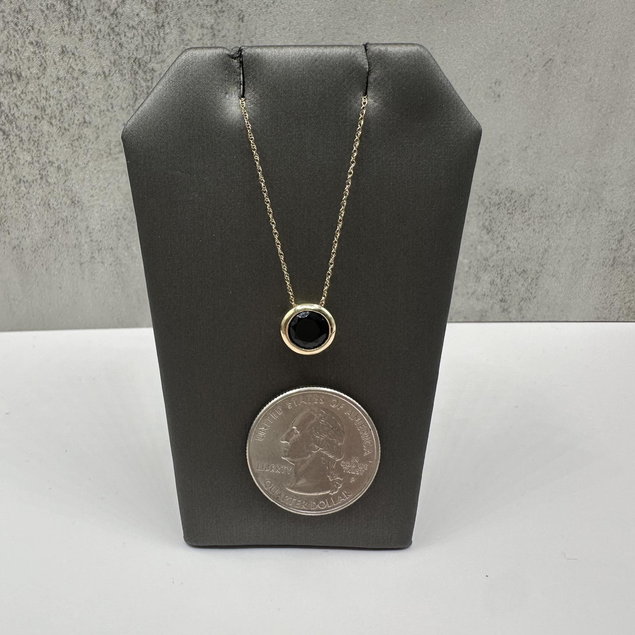 Collana con castone di onice nero in oro giallo 10kt - 8 mm, 18