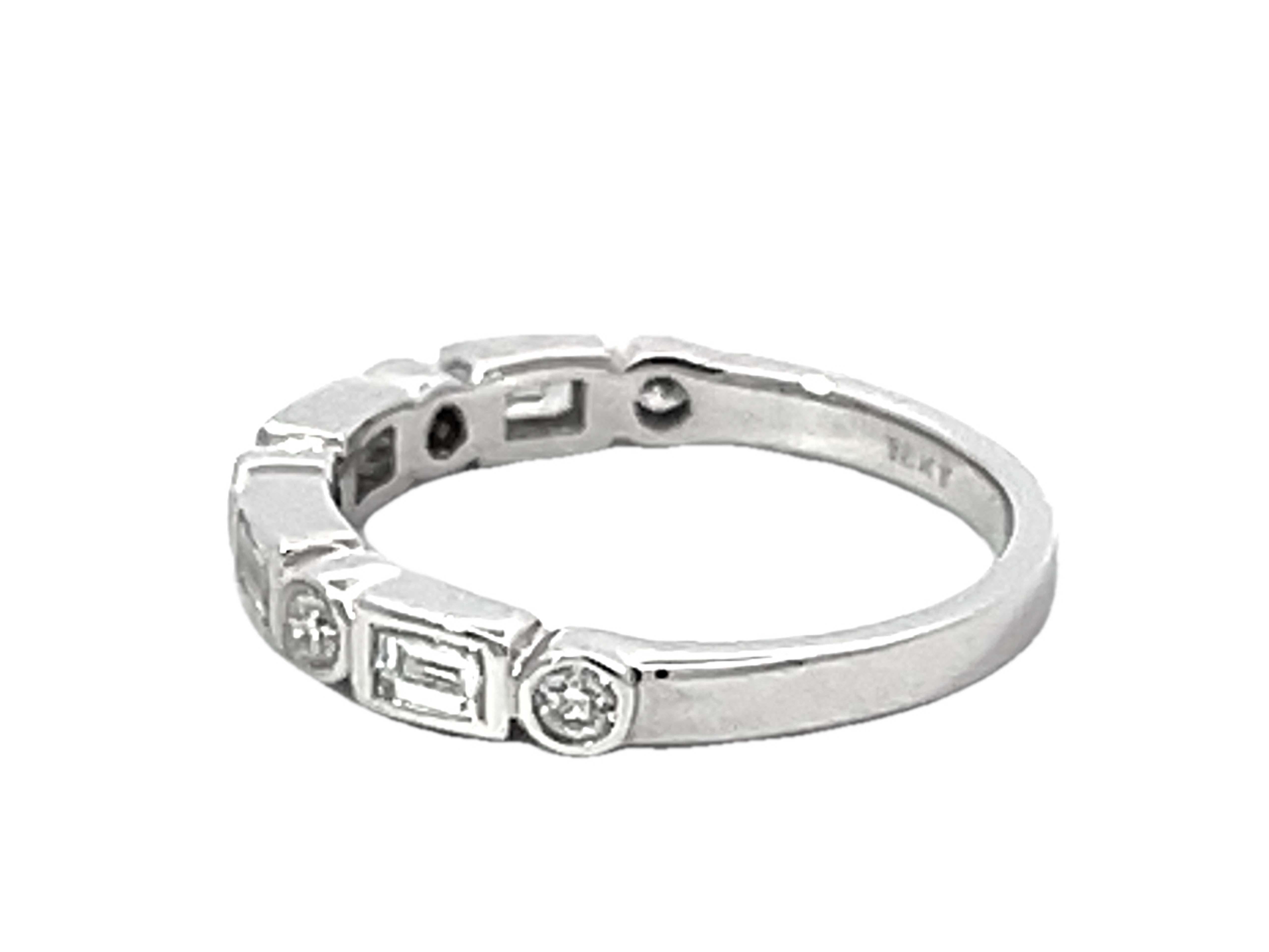 Women's or Men's Bezel Set Brilliant and Baguette Diamond Band Ring Solid 18k White Gold For Sale