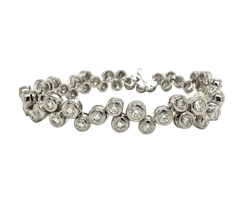 Style: Tennis bracelet

Metal: 14k White Gold

Stones: Diamond

Stones Grading: G-H color VS1 -VS2 clarity

Total Carat Weight: Approx 3cts

Wrist size: 7 inches