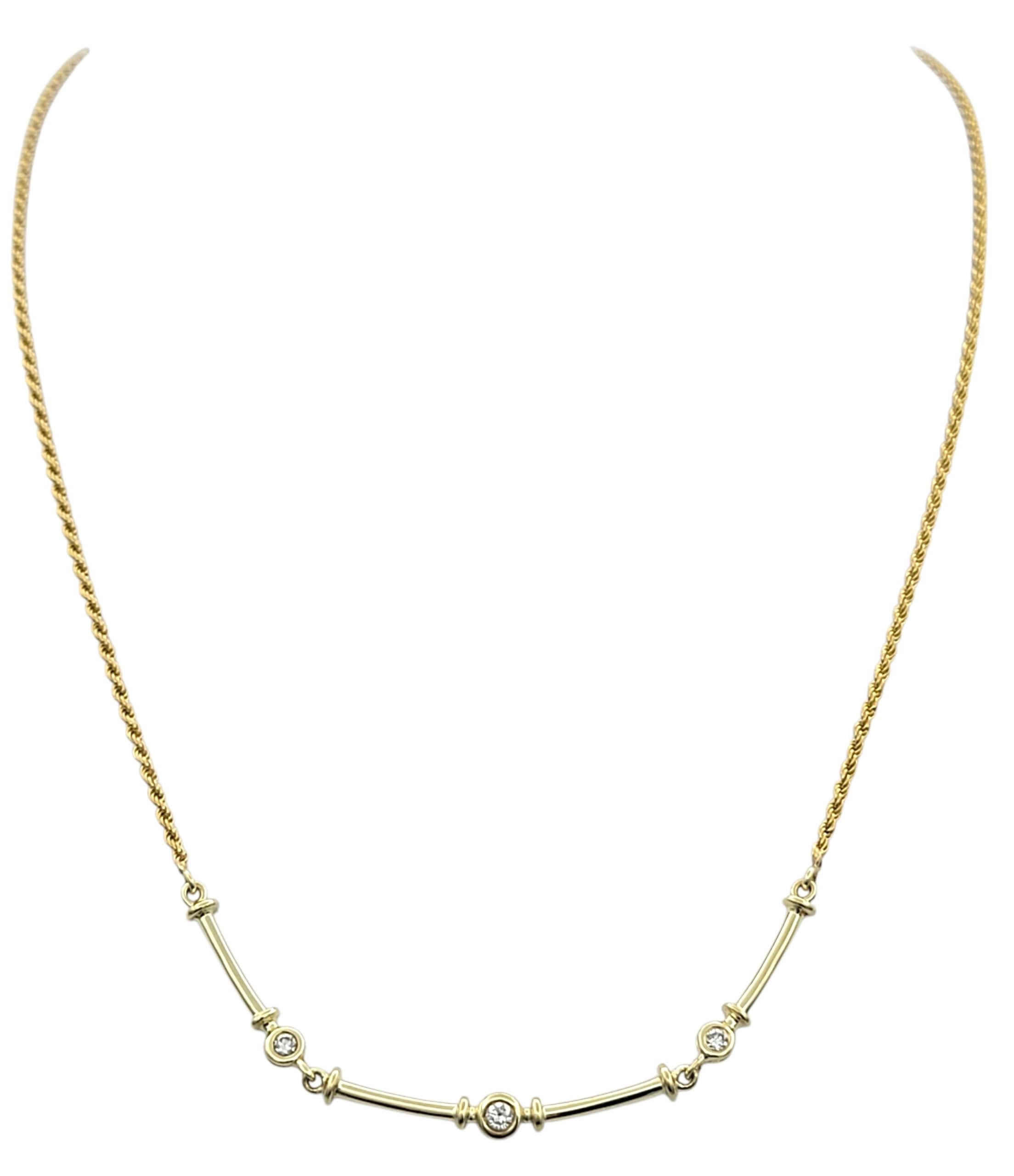 Taille ronde Collier à maillons en or jaune 14 carats sertis de diamants avec chaîne en corde en vente