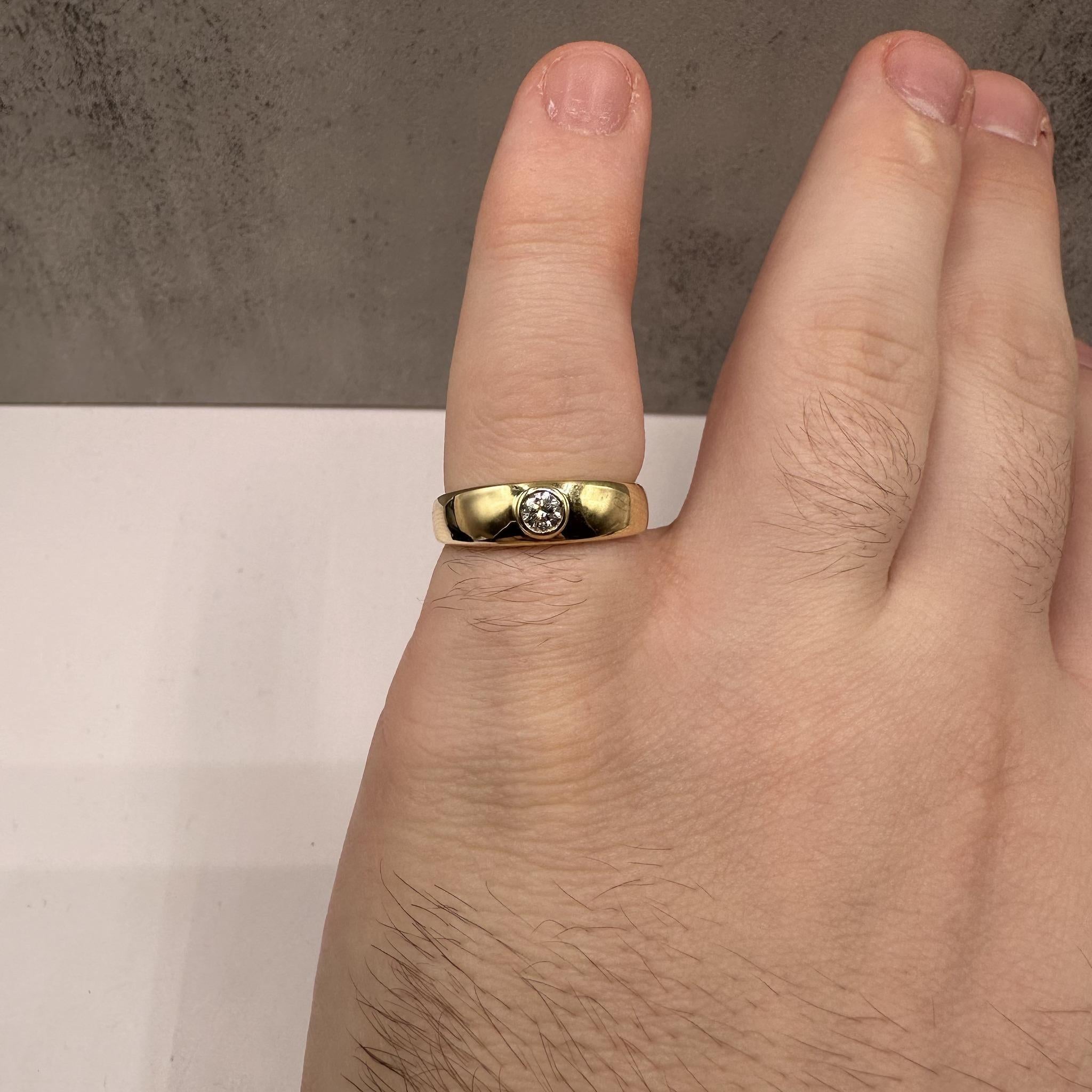 Bague Dome en or jaune 10kt sertie d'un chaton - 0.15ctw GH SI Round Diamond Neuf - En vente à West Hempstead, NY