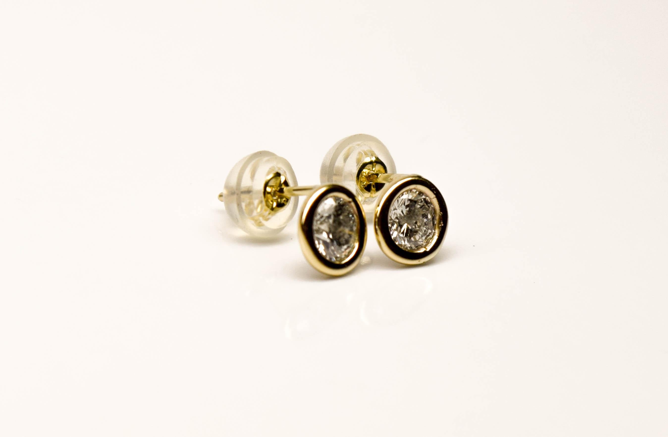 Round Cut Bezel set diamond earrings 14KT gold 1ct For Sale