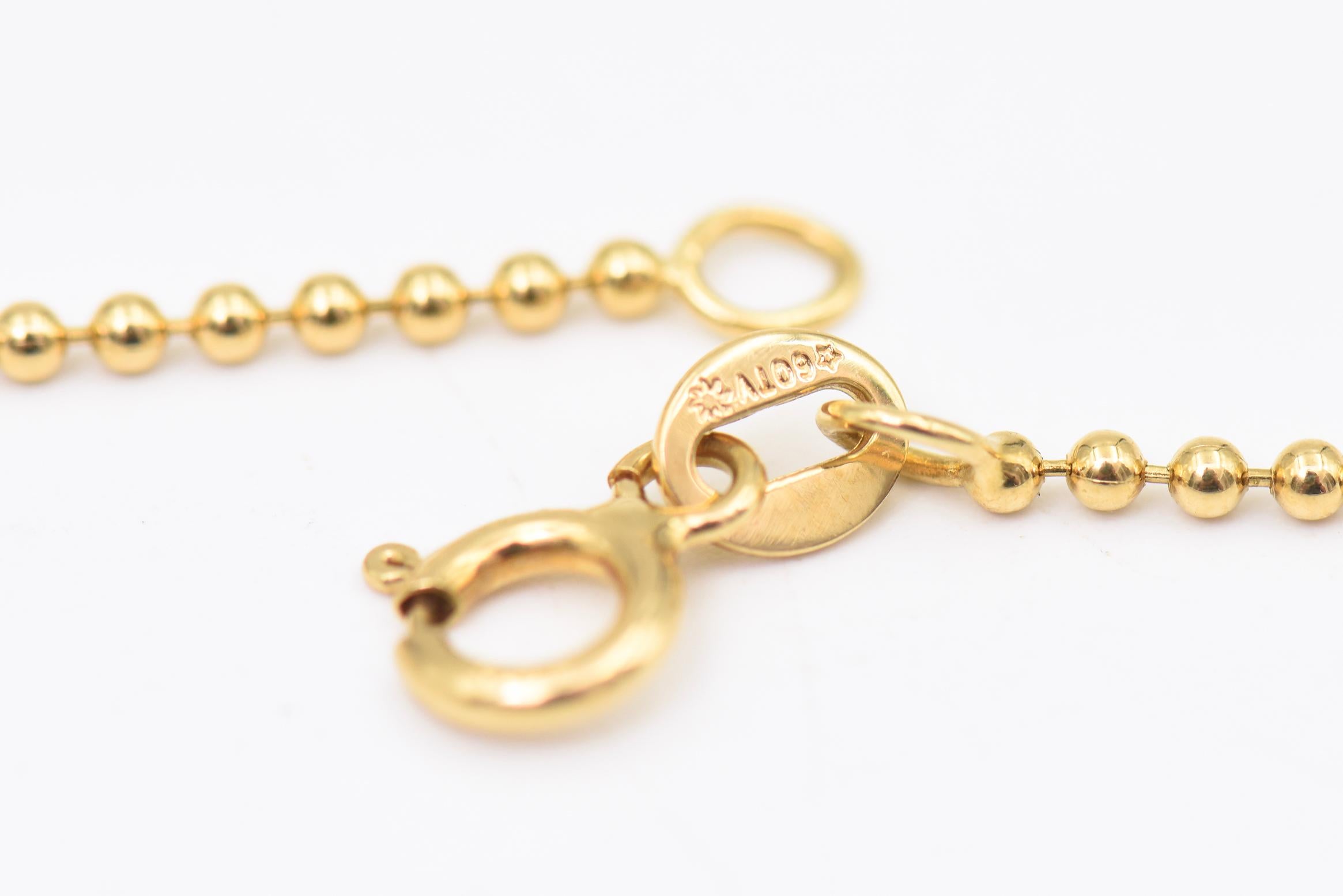 Pendentif en diamant serti sur chaîne à boules en or jaune Unisexe en vente