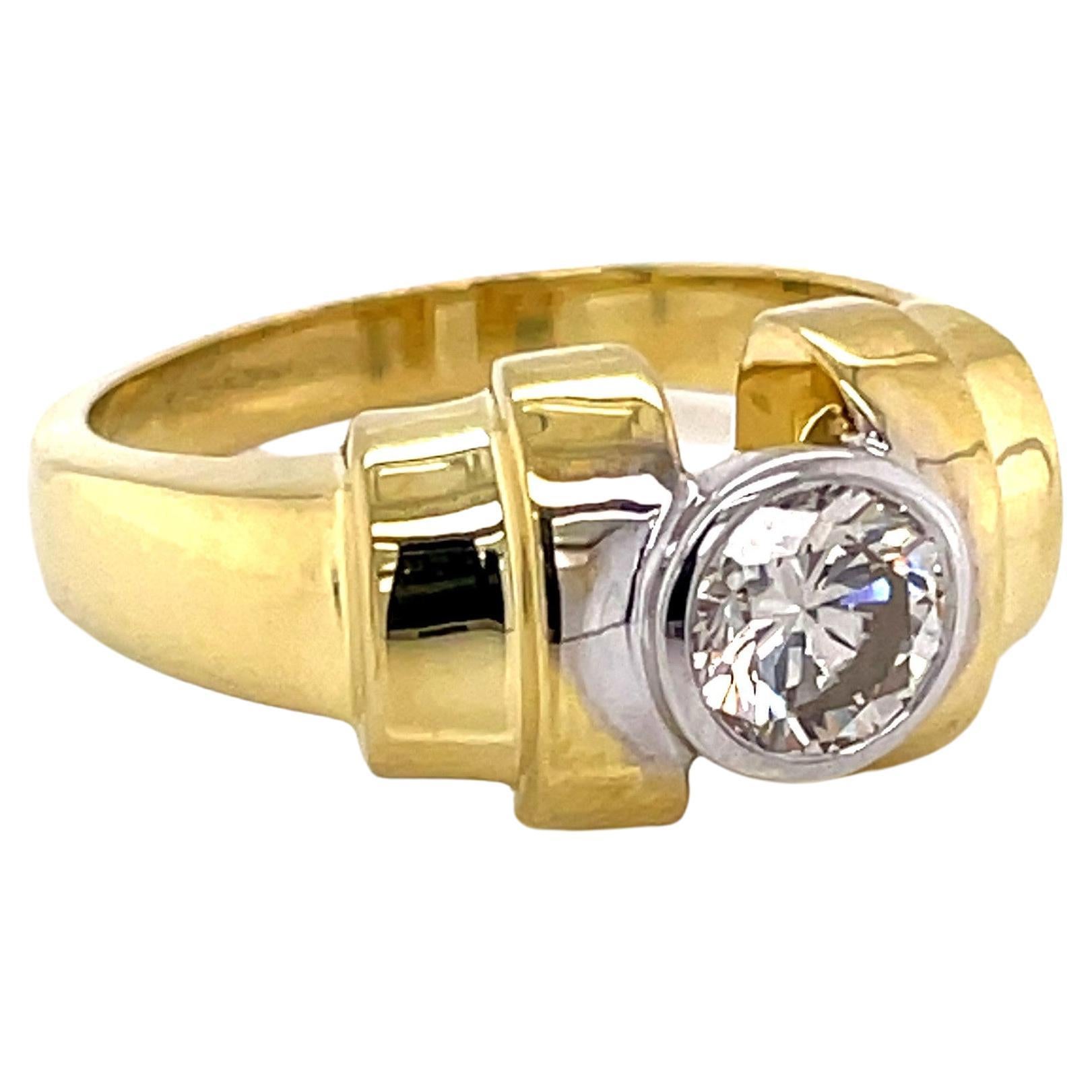 Bague solitaire de succession en or jaune 18 carats sertie d'un diamant en serti clos