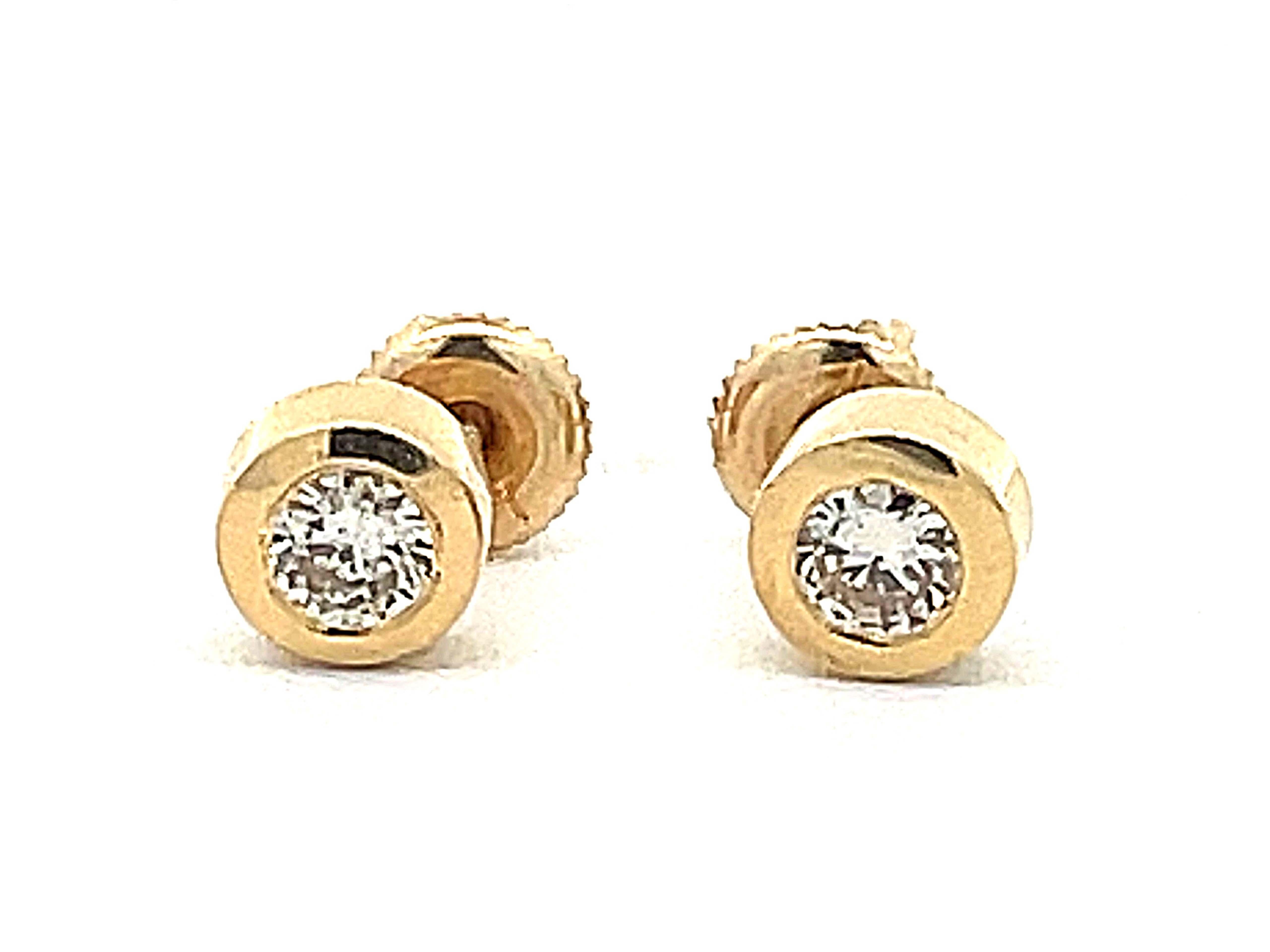 Modern Bezel Set Diamond Stud Earrings in 14k Yellow Gold For Sale