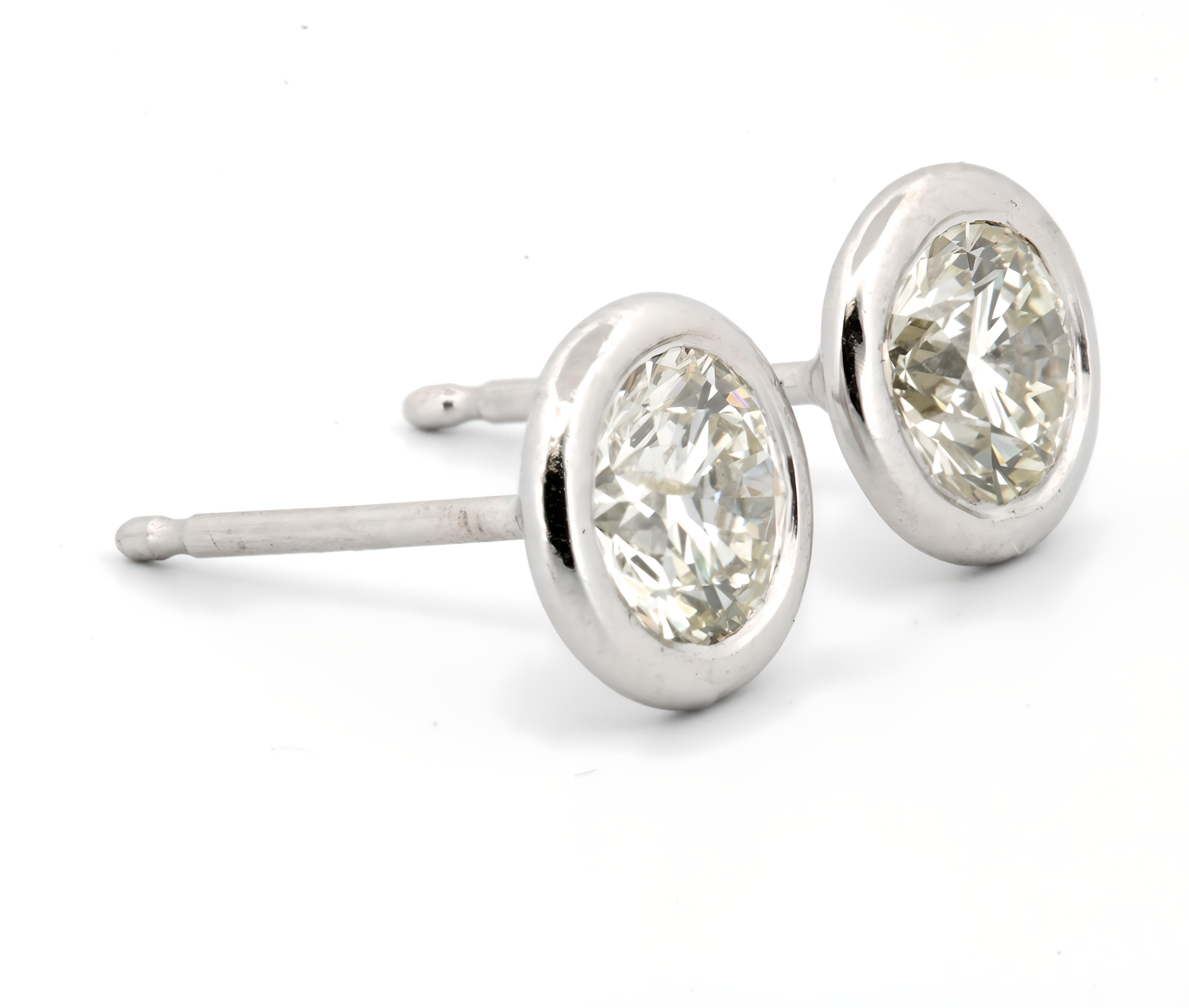 Clous de style Martini en or blanc 14 carats sertis de diamants de 1,02 carat Neuf - En vente à New York, NY