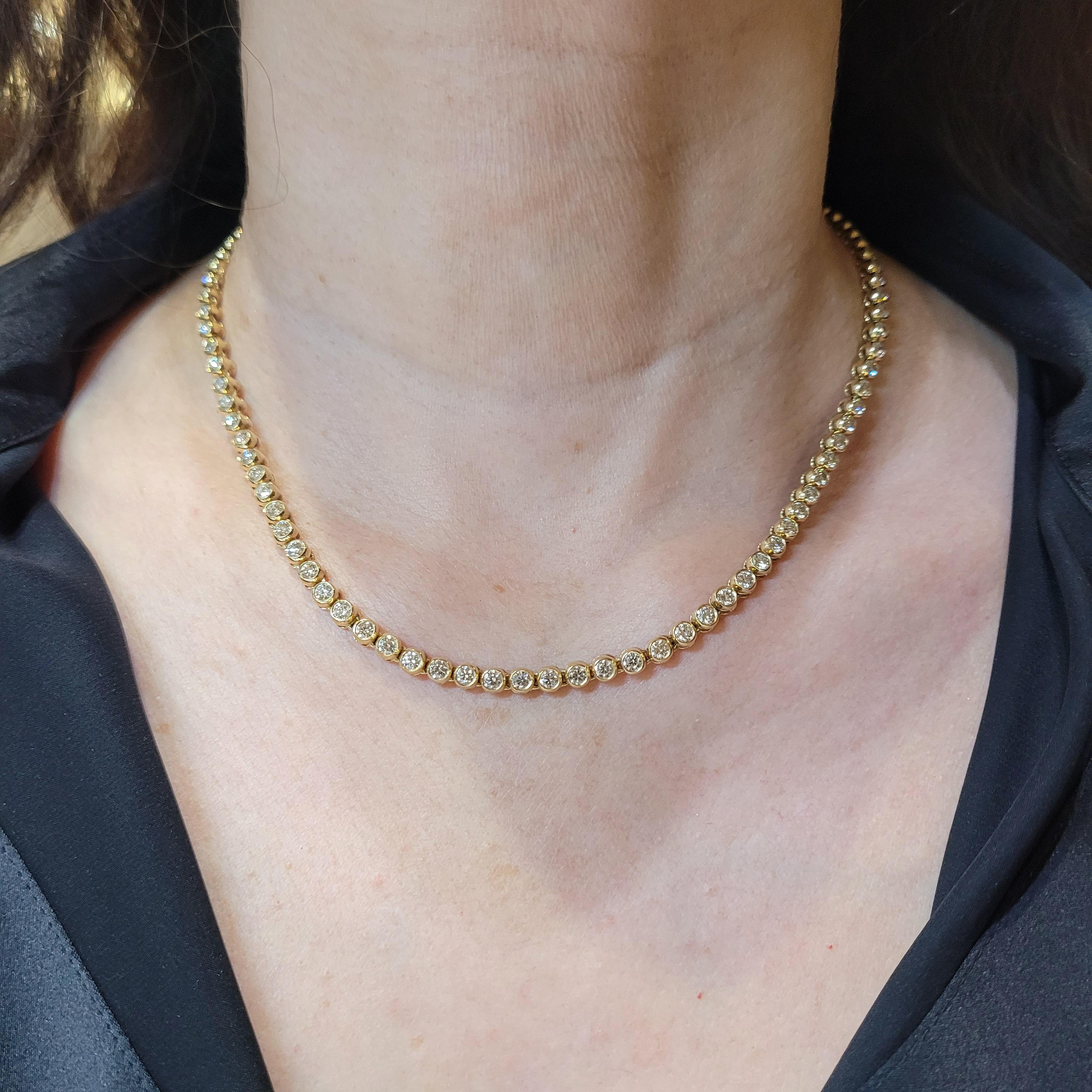 Contemporary Bezel-Set Diamond Tennis Necklace in 18kt Yellow Gold For Sale
