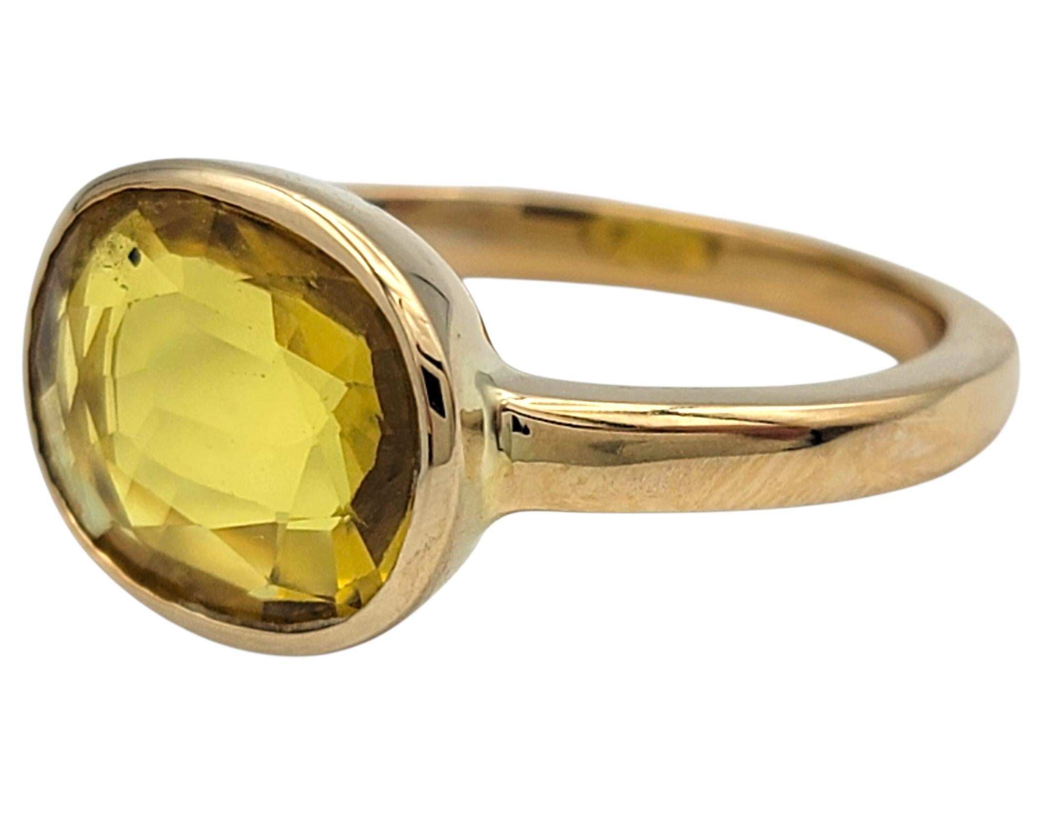 Bague solitaire en or jaune 18 carats sertie d'un chaton et d'un saphir jaune ovale East West Bon état à Scottsdale, AZ