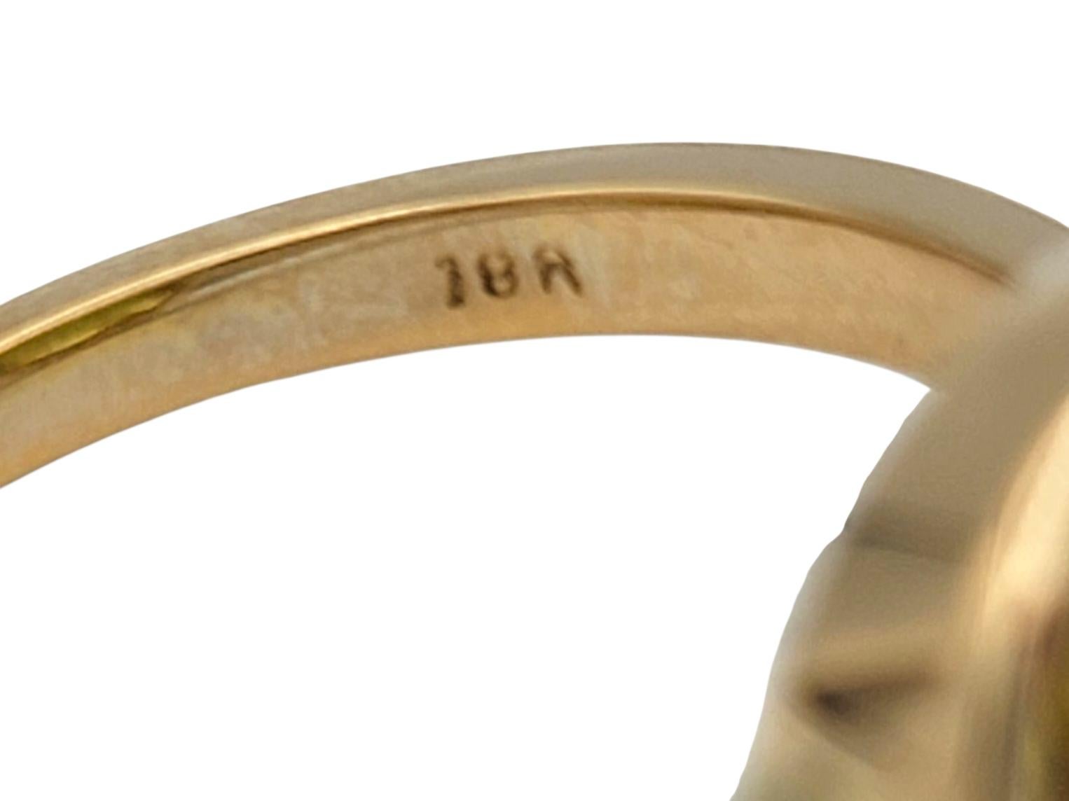 Bague solitaire en or jaune 18 carats sertie d'un chaton et d'un saphir jaune ovale East West 3
