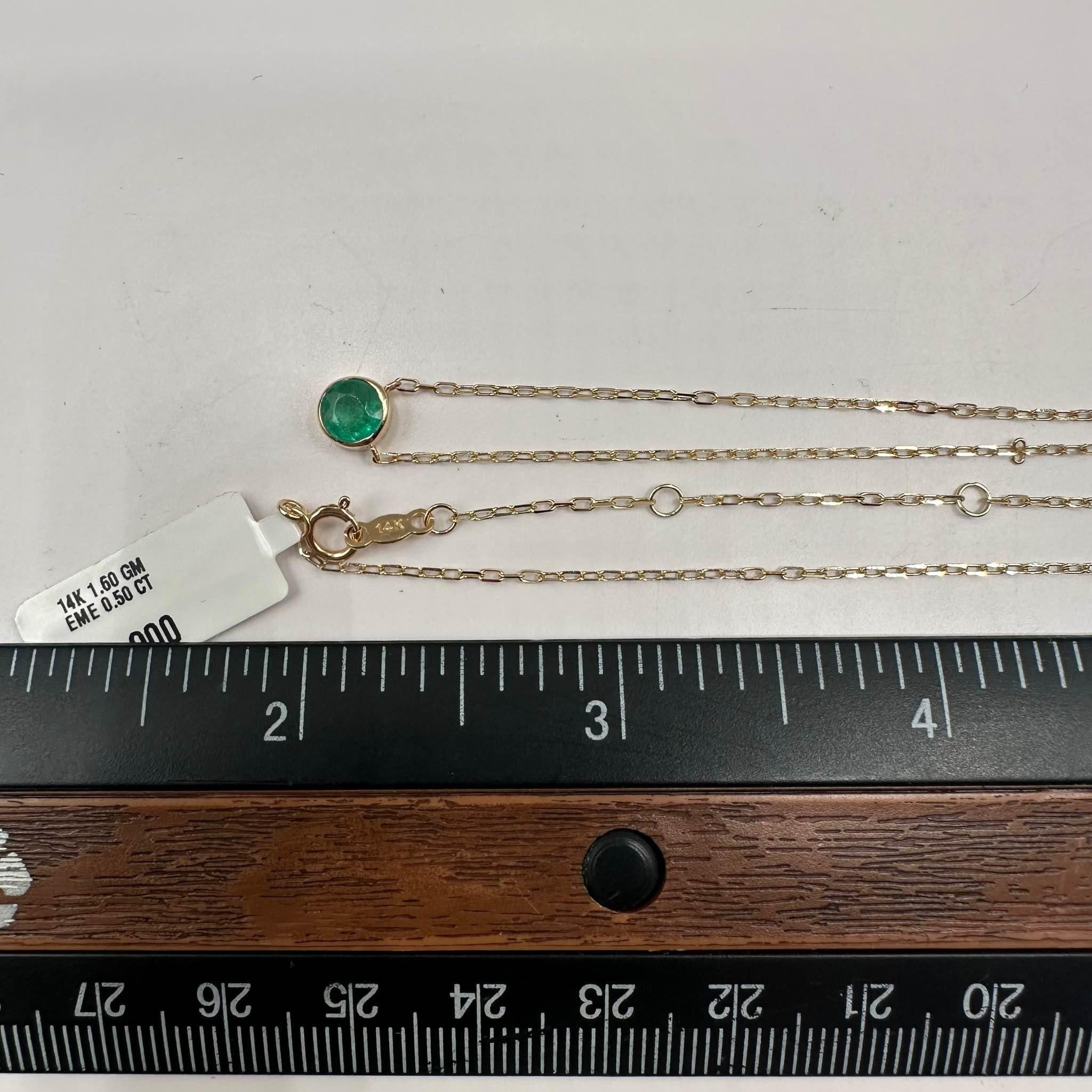 Collana con smeraldo incastonato in oro giallo 14kt - Smeraldo 0,55, regolabile, nuova In condizioni Nuovo in vendita a West Hempstead, NY