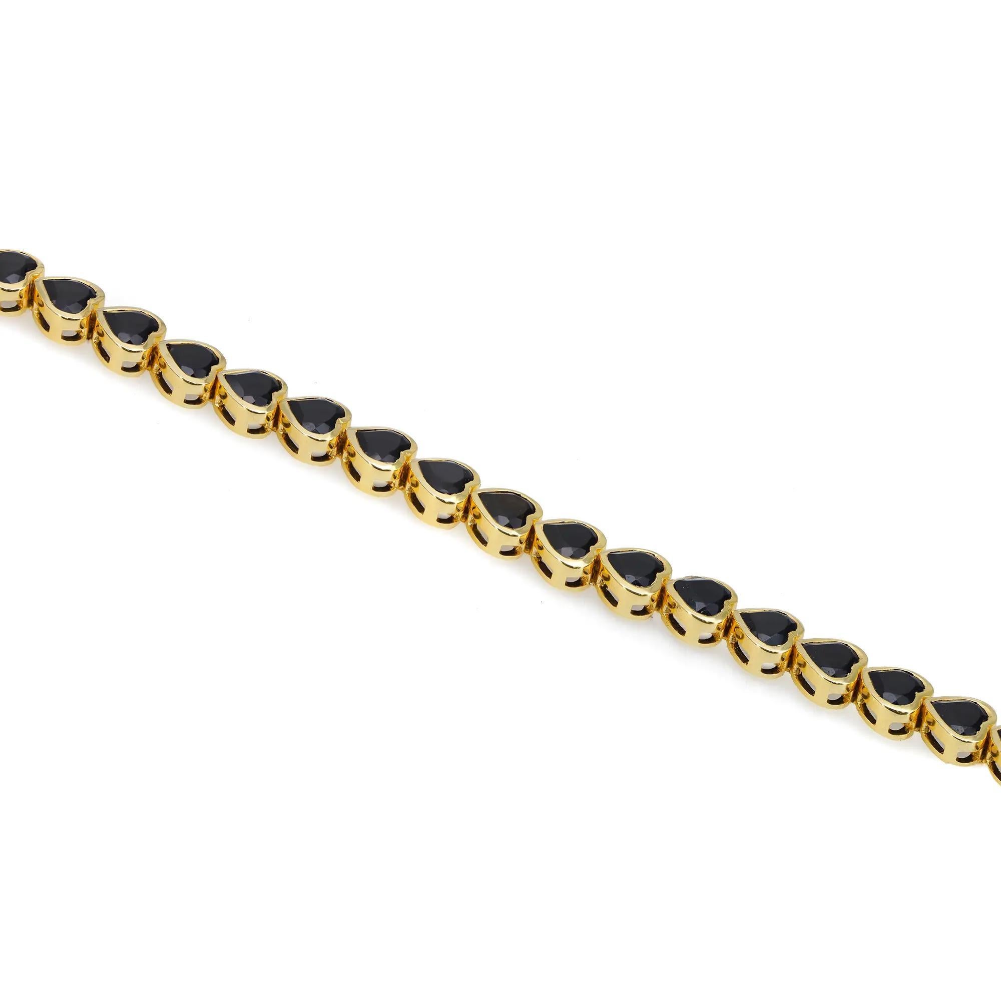 Modern Bezel Set Heart Shape Onyx Tennis Bracelet 14K Yellow Gold 7.5 Inches For Sale